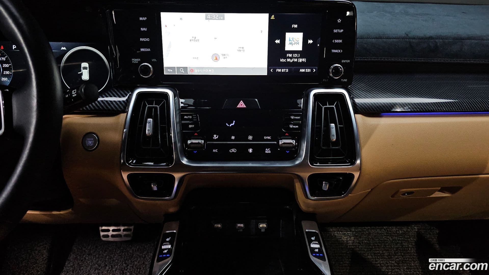 Main__Slider__Photo:Sorento Kia 2020.6-13