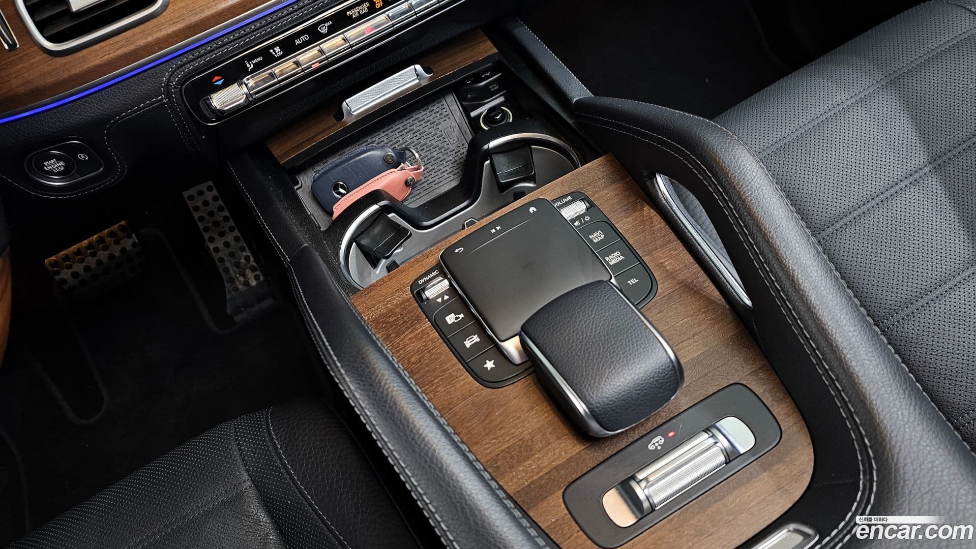 Main__Slider__Photo:GLS-Class Mercedes-Benz 2021.6-8