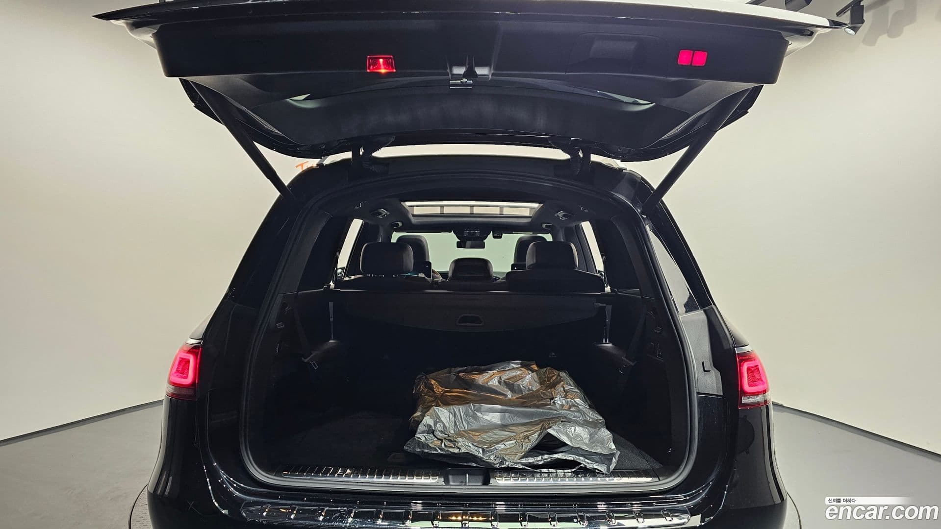 Main__Slider__Photo:GLS-Class Mercedes-Benz 2021.6-19