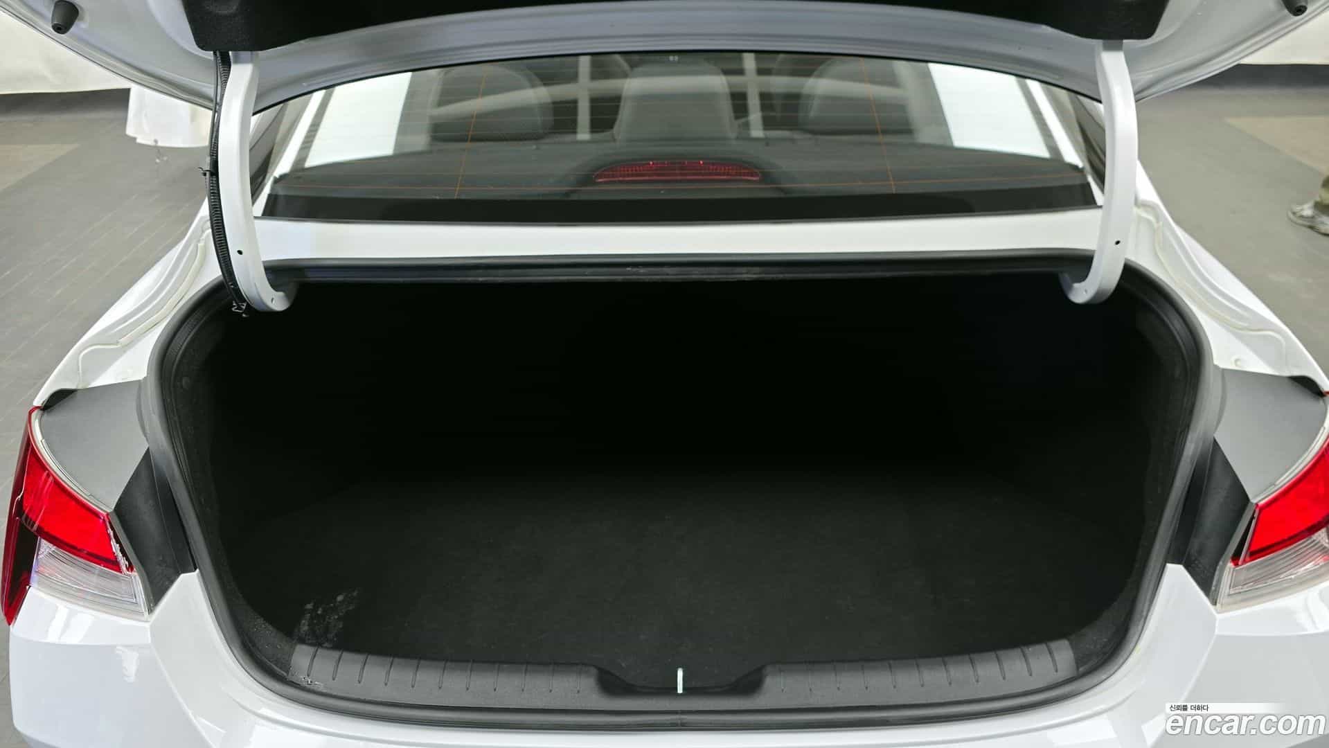 AVANTE Hyundai 2020.11-OPTION-024