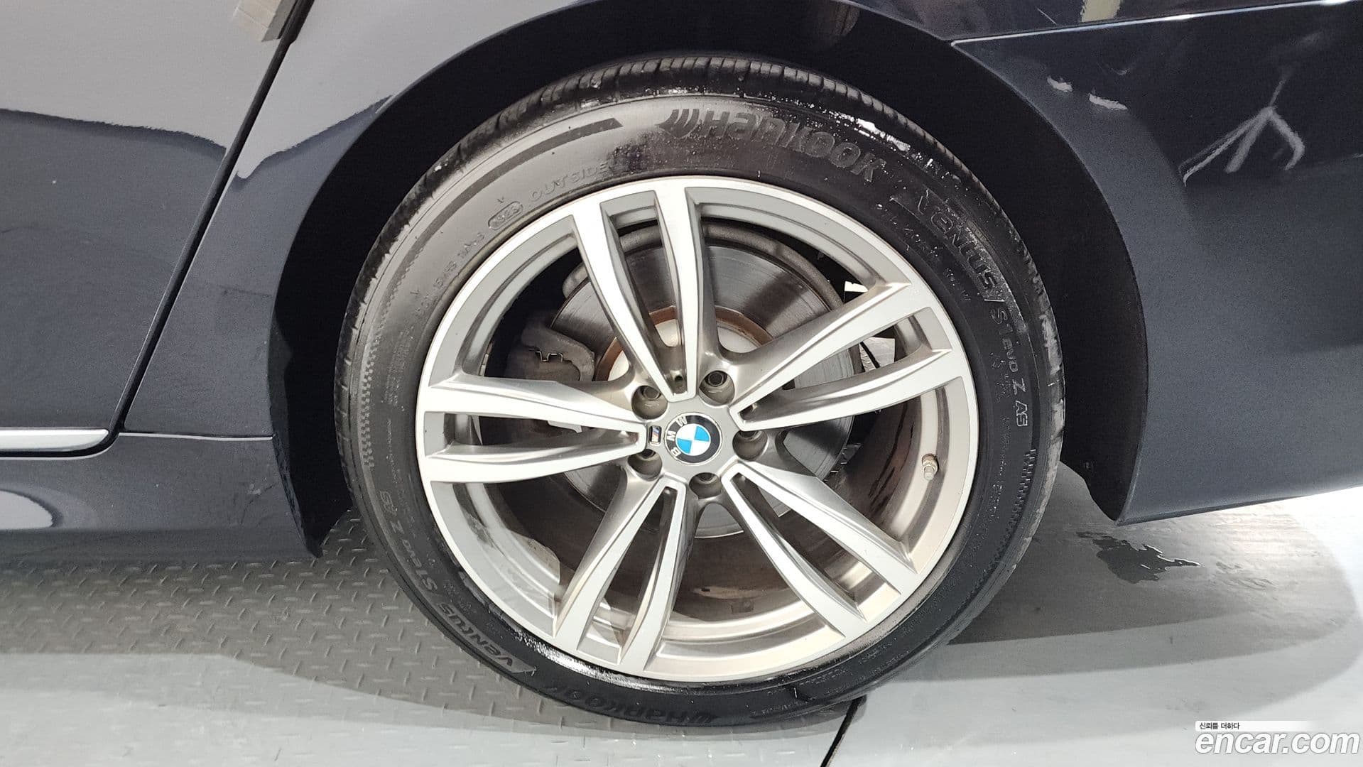 Main__Slider__Photo:7-Series BMW 2019.6-4