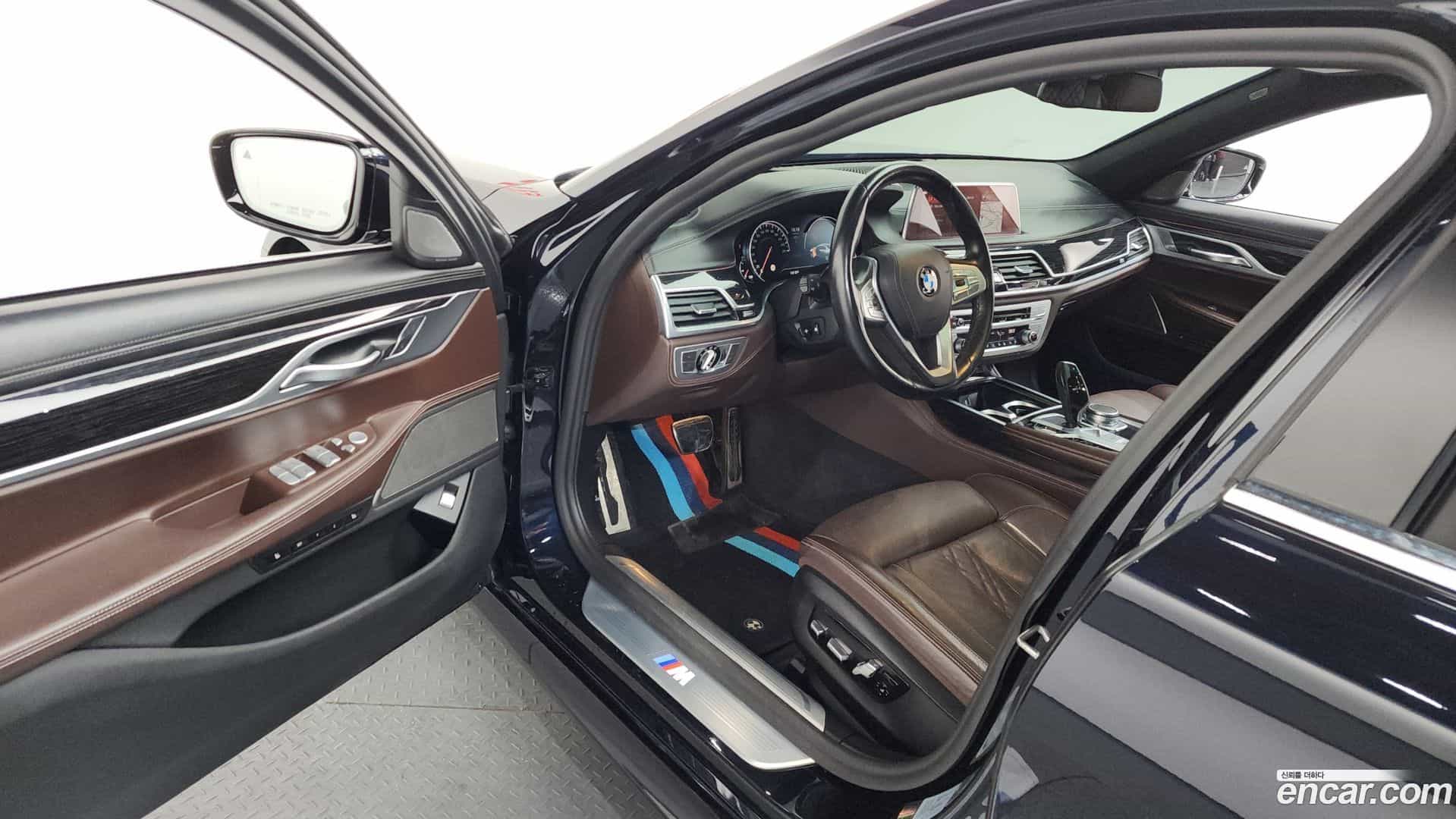 7-Series BMW 2019.6-INNER-010