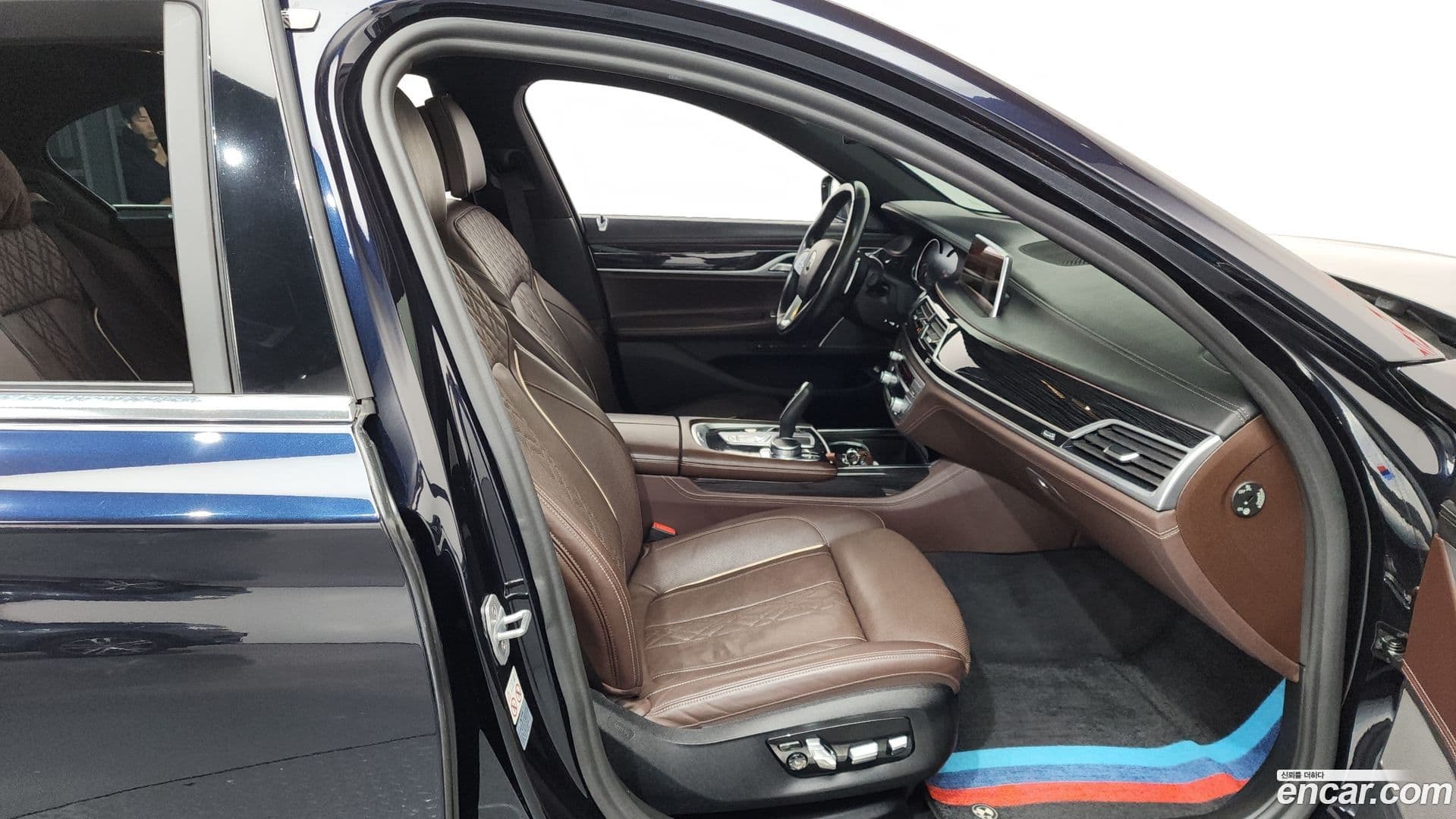 Main__Slider__Photo:7-Series BMW 2019.6-10