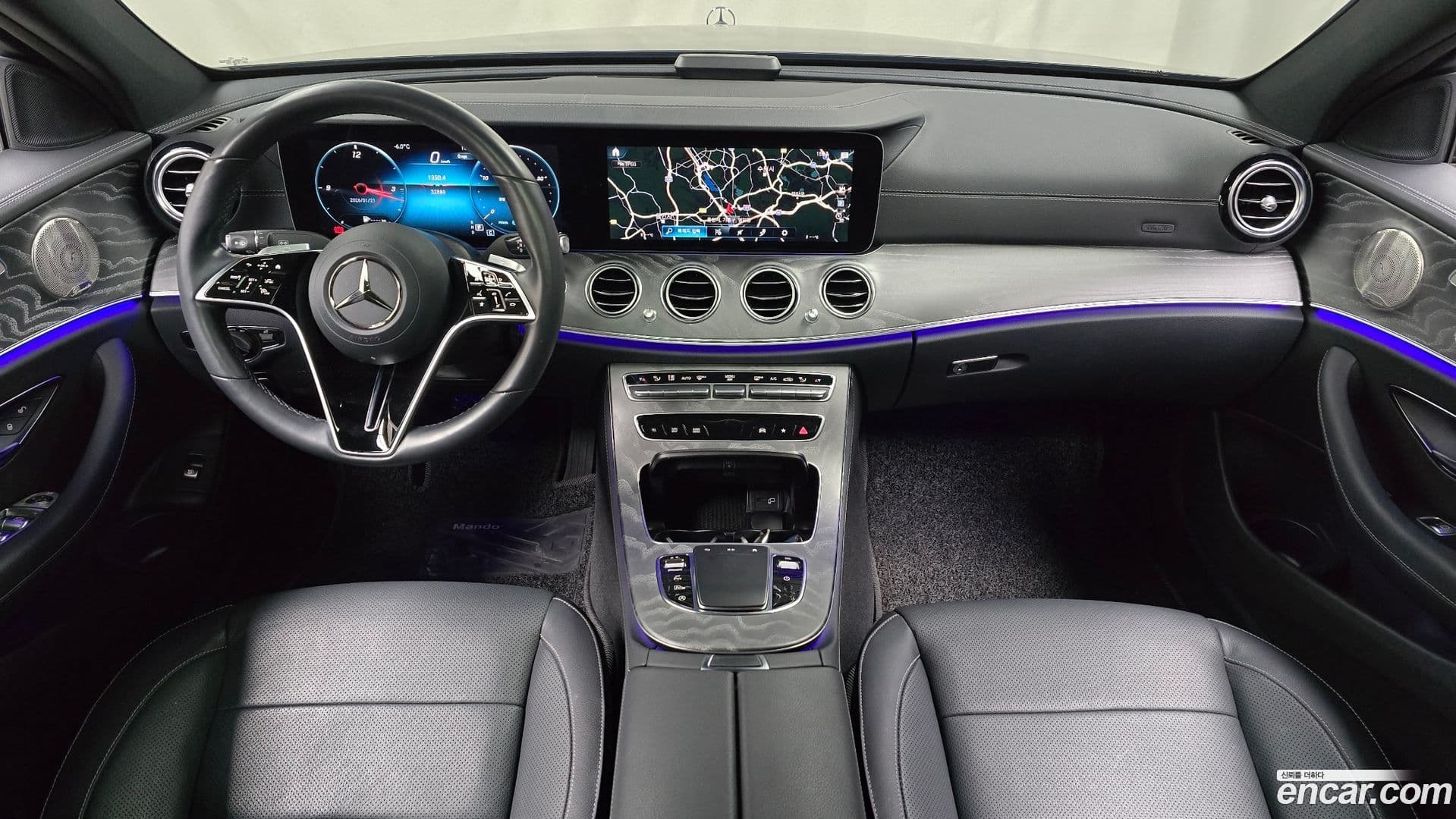 Main__Slider__Photo:E-Class Mercedes-Benz 2023.4-6