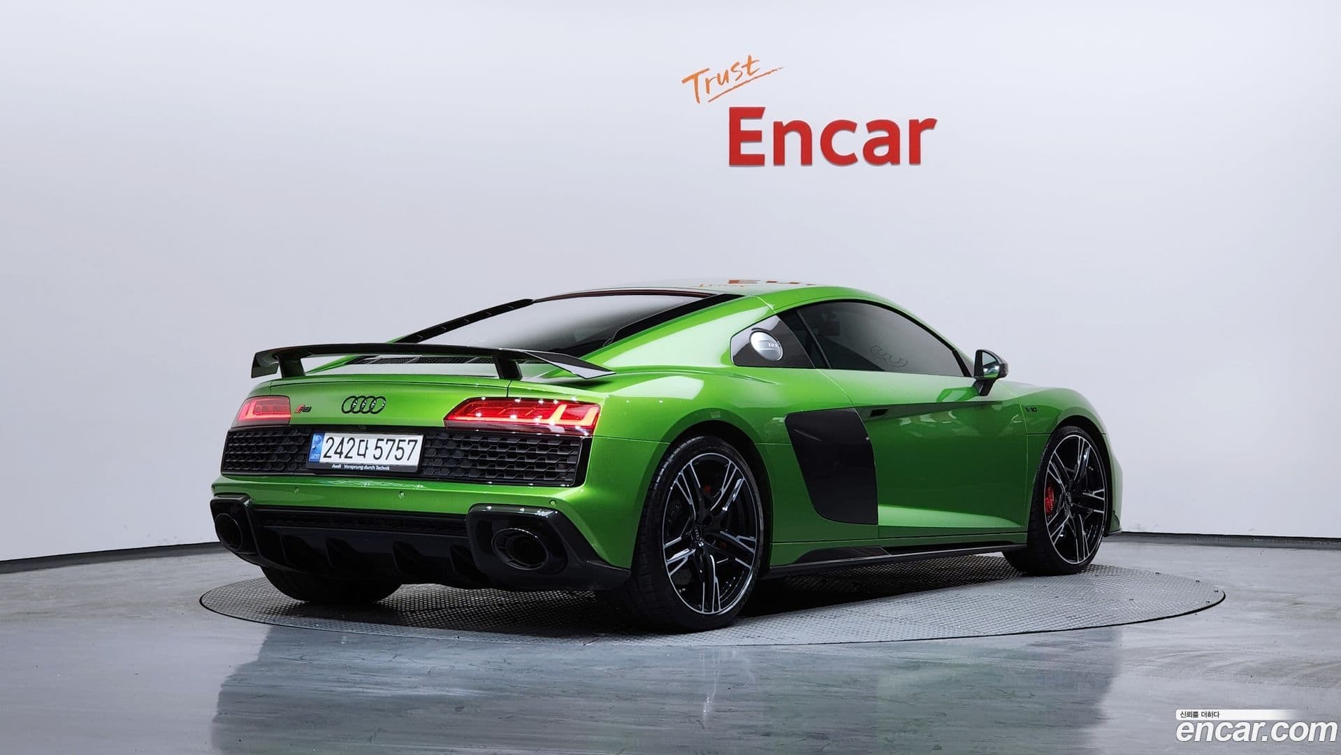 Main__Slider__Photo:R8 Audi 2022.1-1