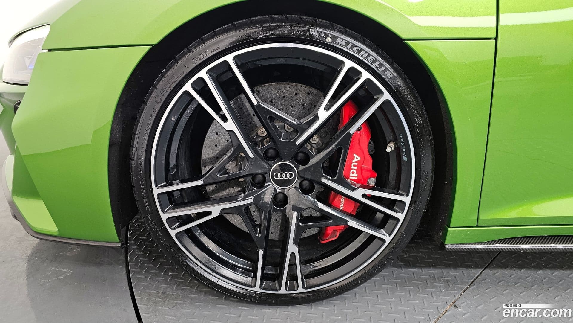 Main__Slider__Photo:R8 Audi 2022.1-4