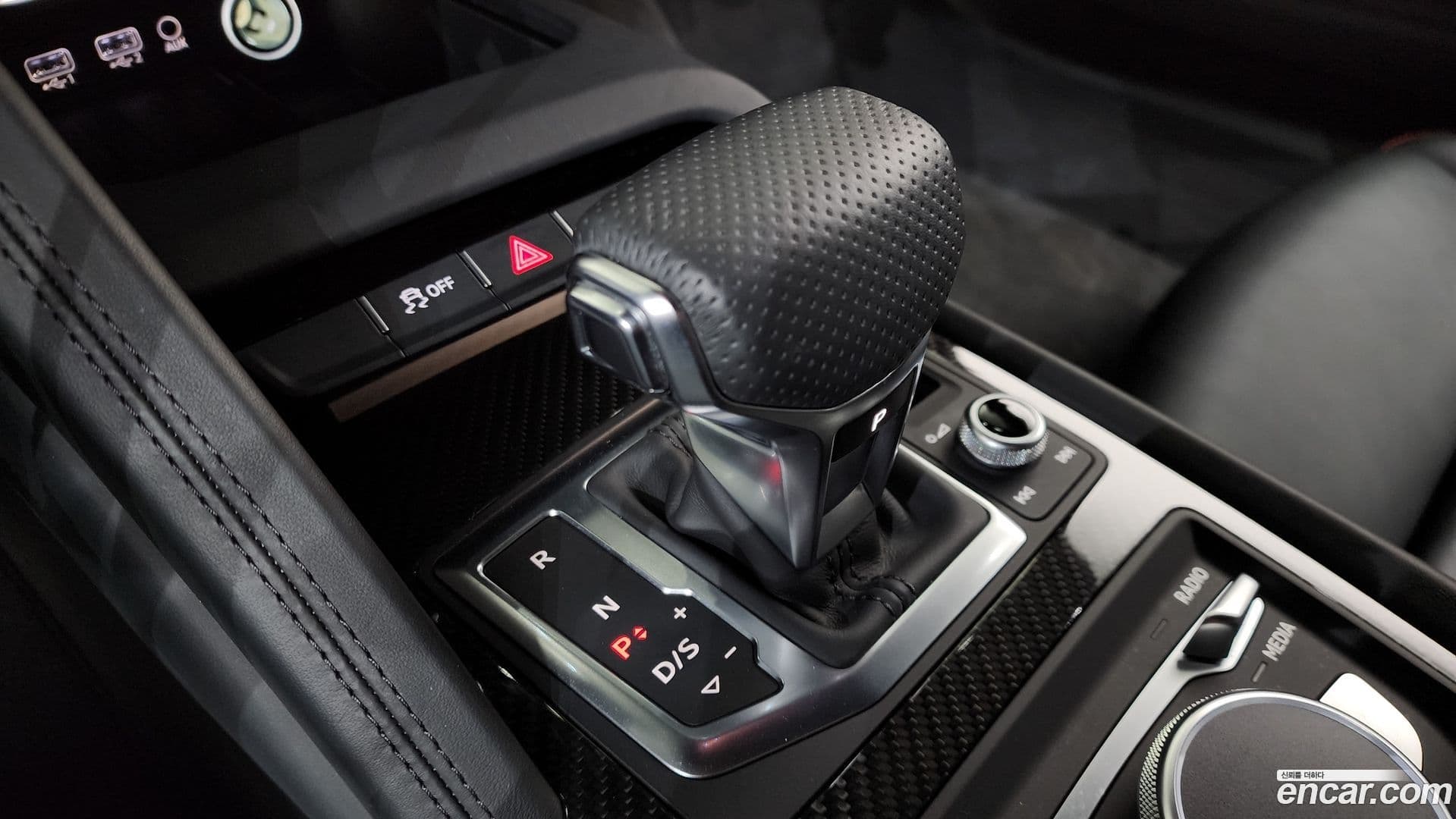 Main__Slider__Photo:R8 Audi 2022.1-8