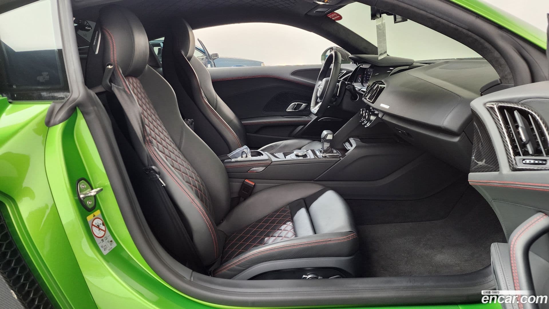 Main__Slider__Photo:R8 Audi 2022.1-9