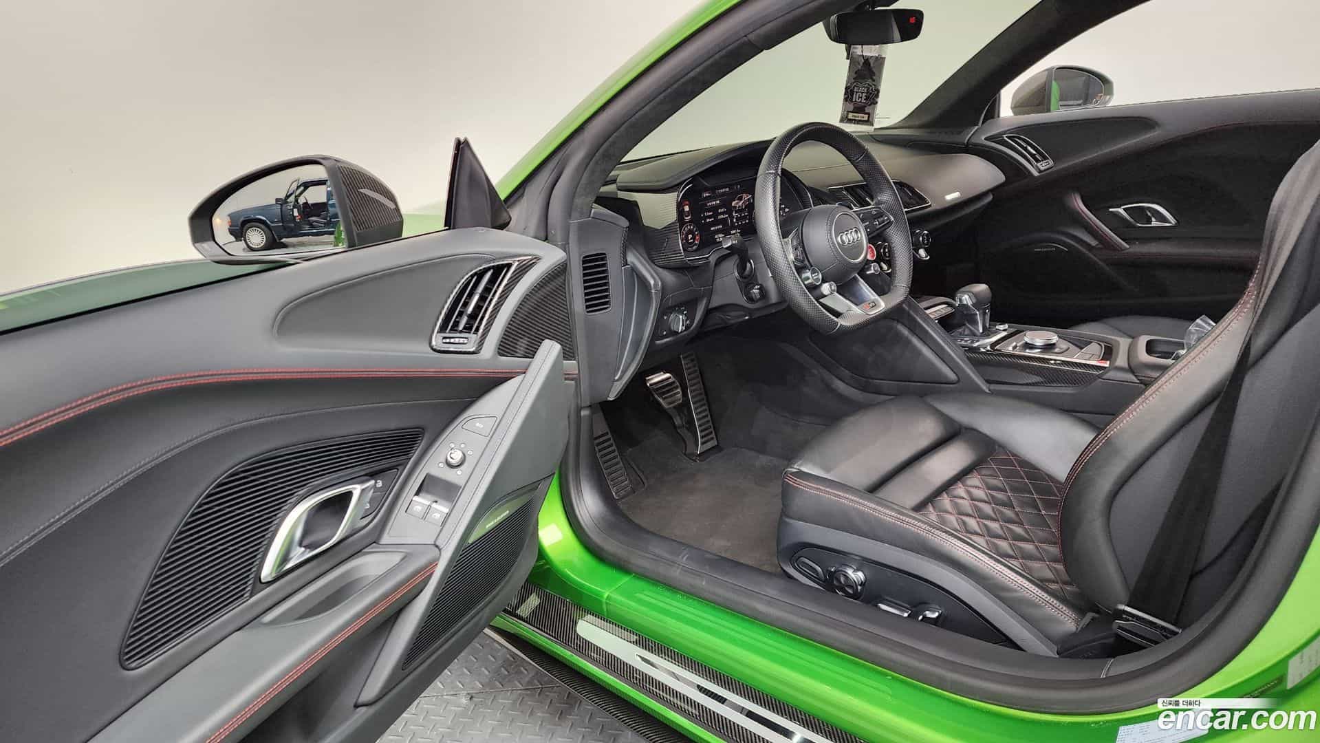 R8 Audi 2022.1-OPTION-015