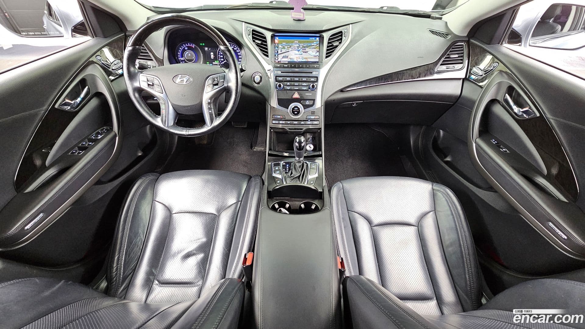 Main__Slider__Photo:Grandeur Hyundai 2015.9-6