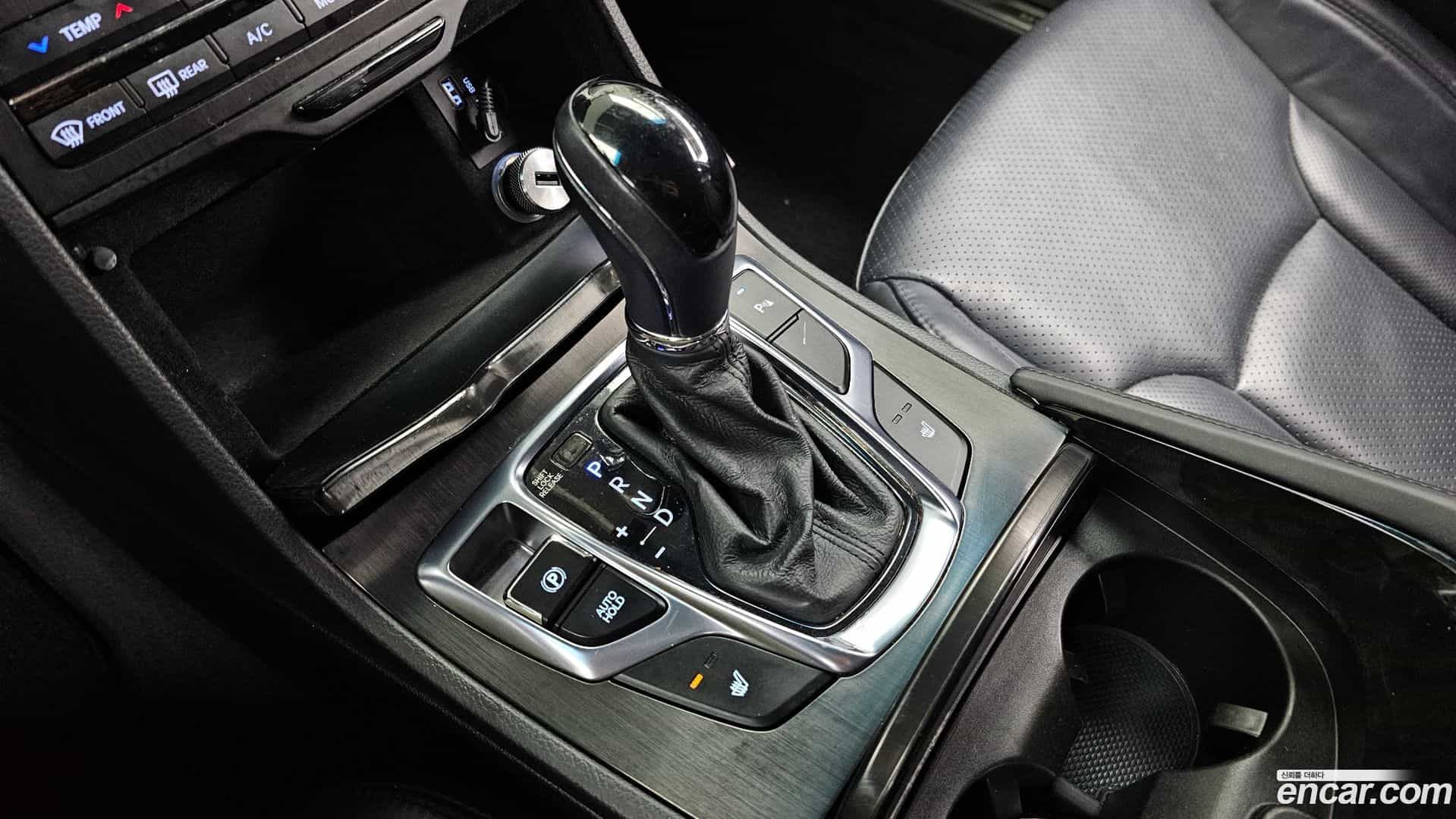 Grandeur Hyundai 2015.9-INNER-009