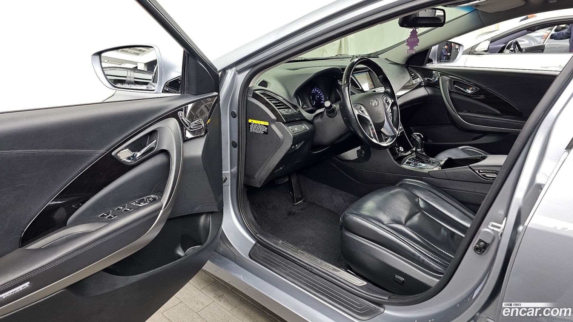 Main__Slider__Photo:Grandeur Hyundai 2015.9-9