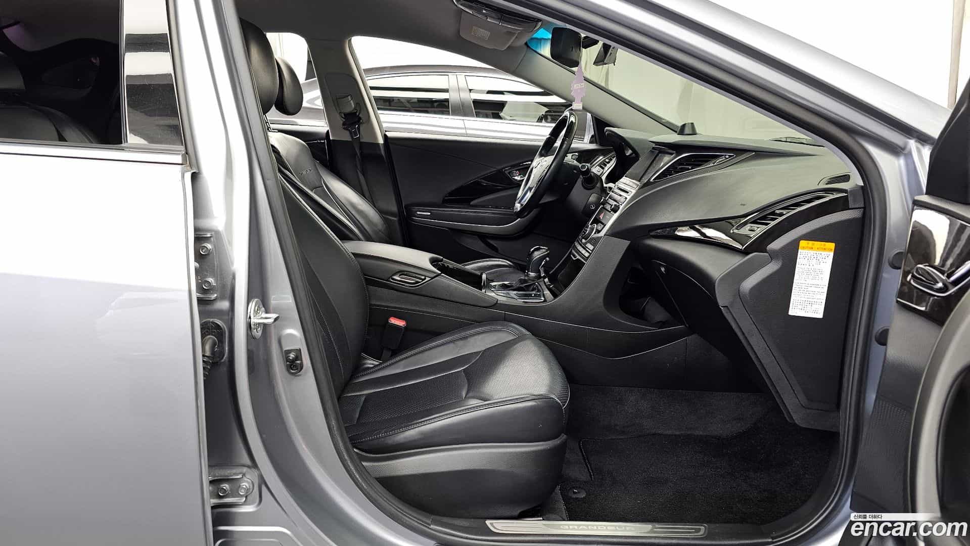 Grandeur Hyundai 2015.9-OPTION-015