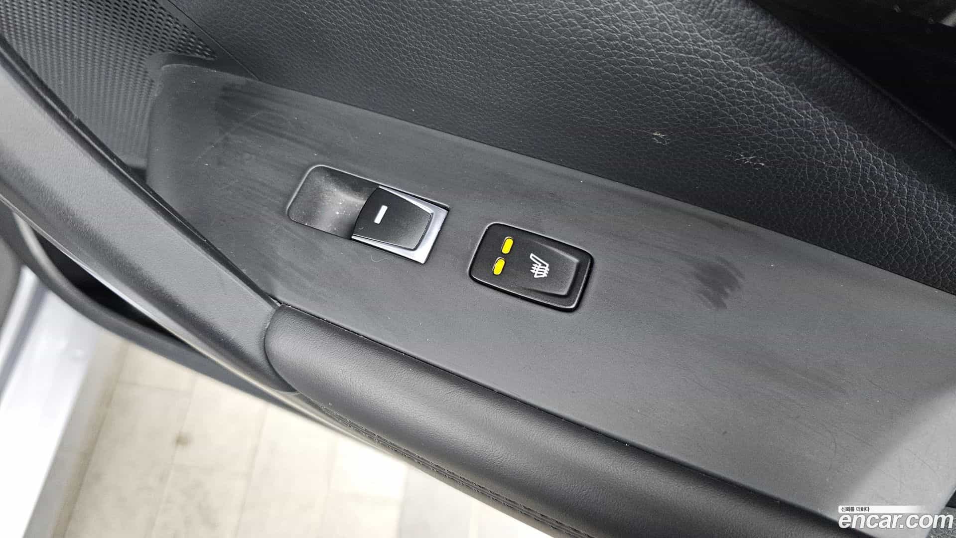 Grandeur Hyundai 2015.9-OPTION-023