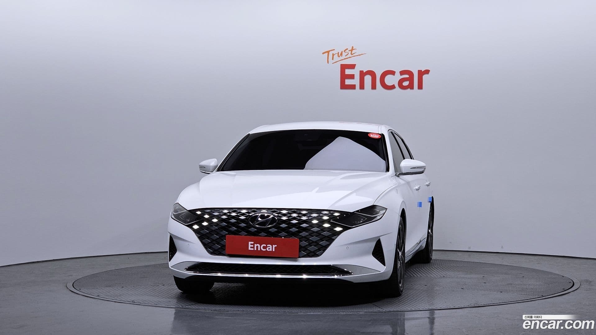 Main__Slider__Photo:Grandeur Hyundai 2020.4-2