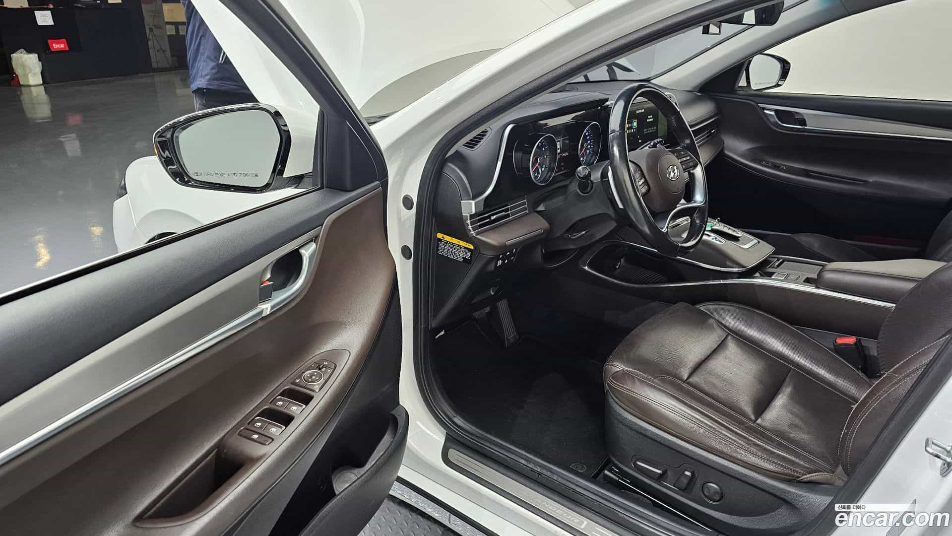 Grandeur Hyundai 2020.4-OPTION-015