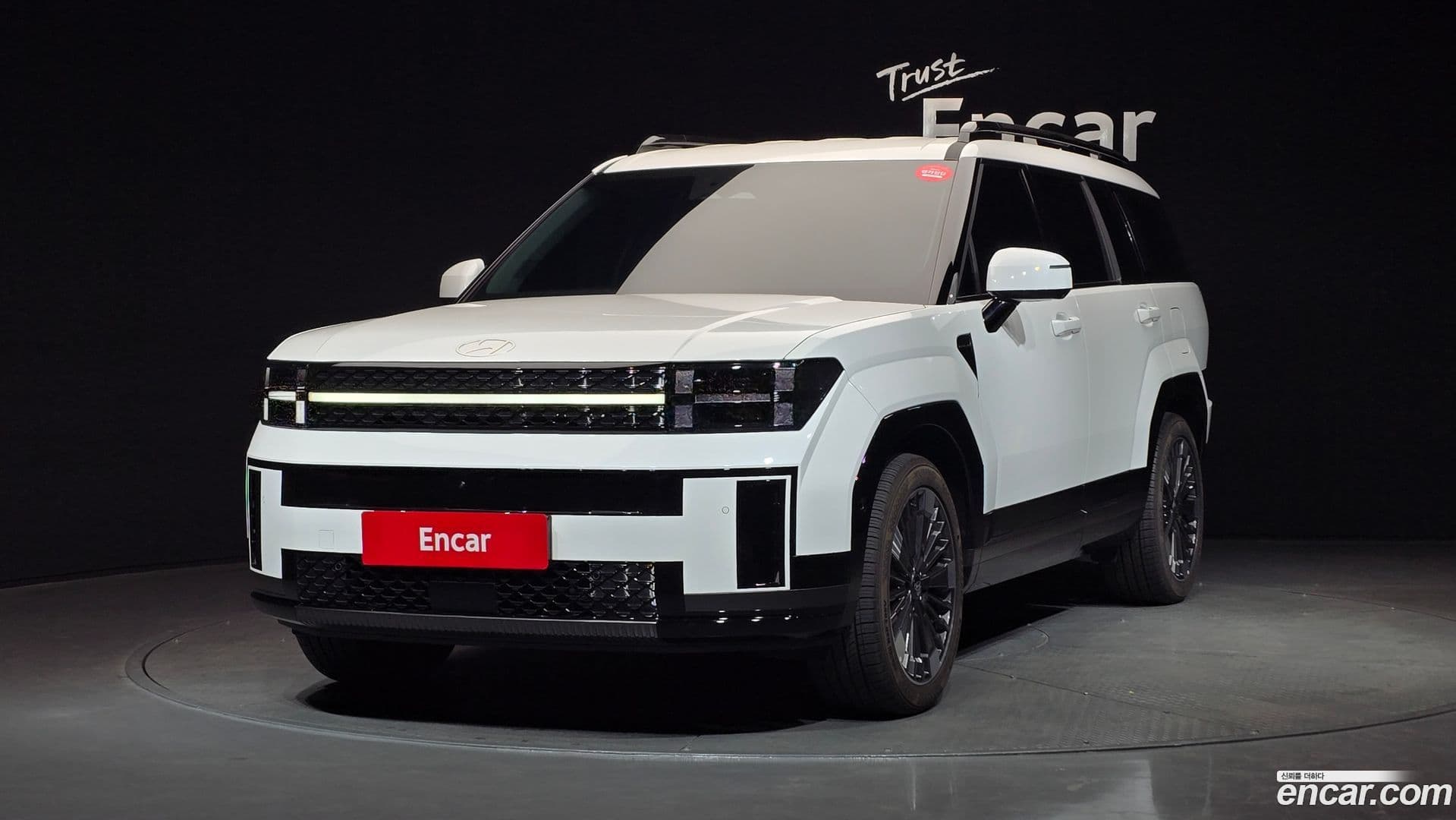 Main__Slider__Photo:Santafe Hyundai 2025.8-0