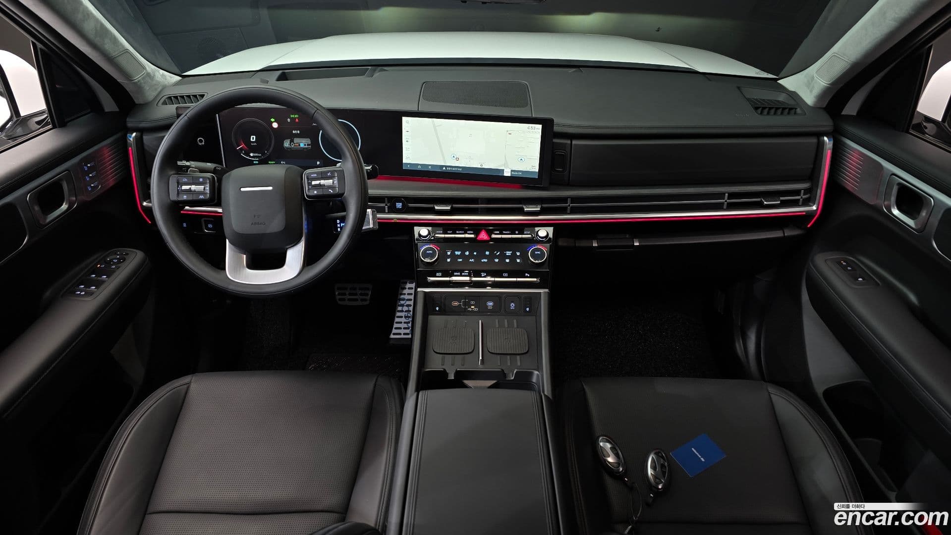 Main__Slider__Photo:Santafe Hyundai 2025.8-6