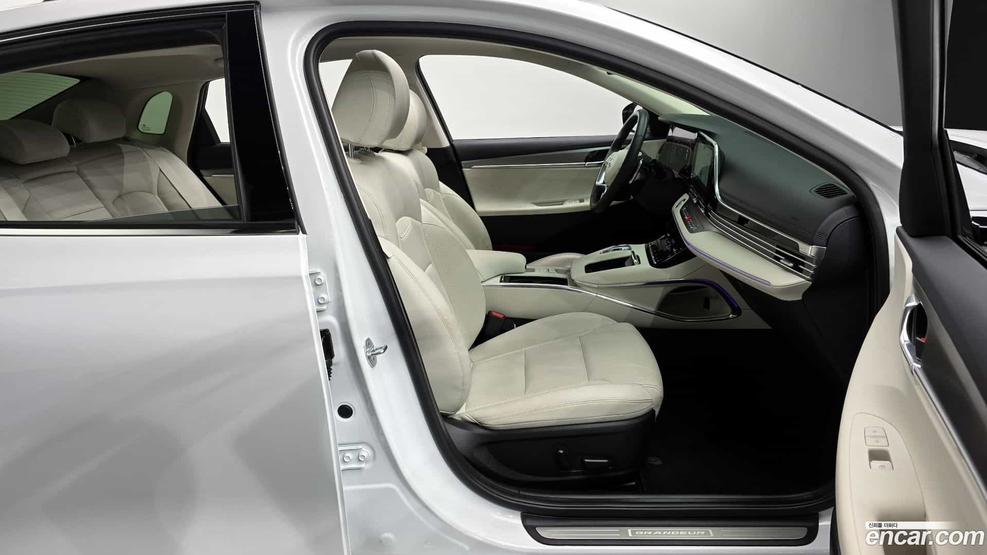 Grandeur Hyundai 2021.11-INNER-010