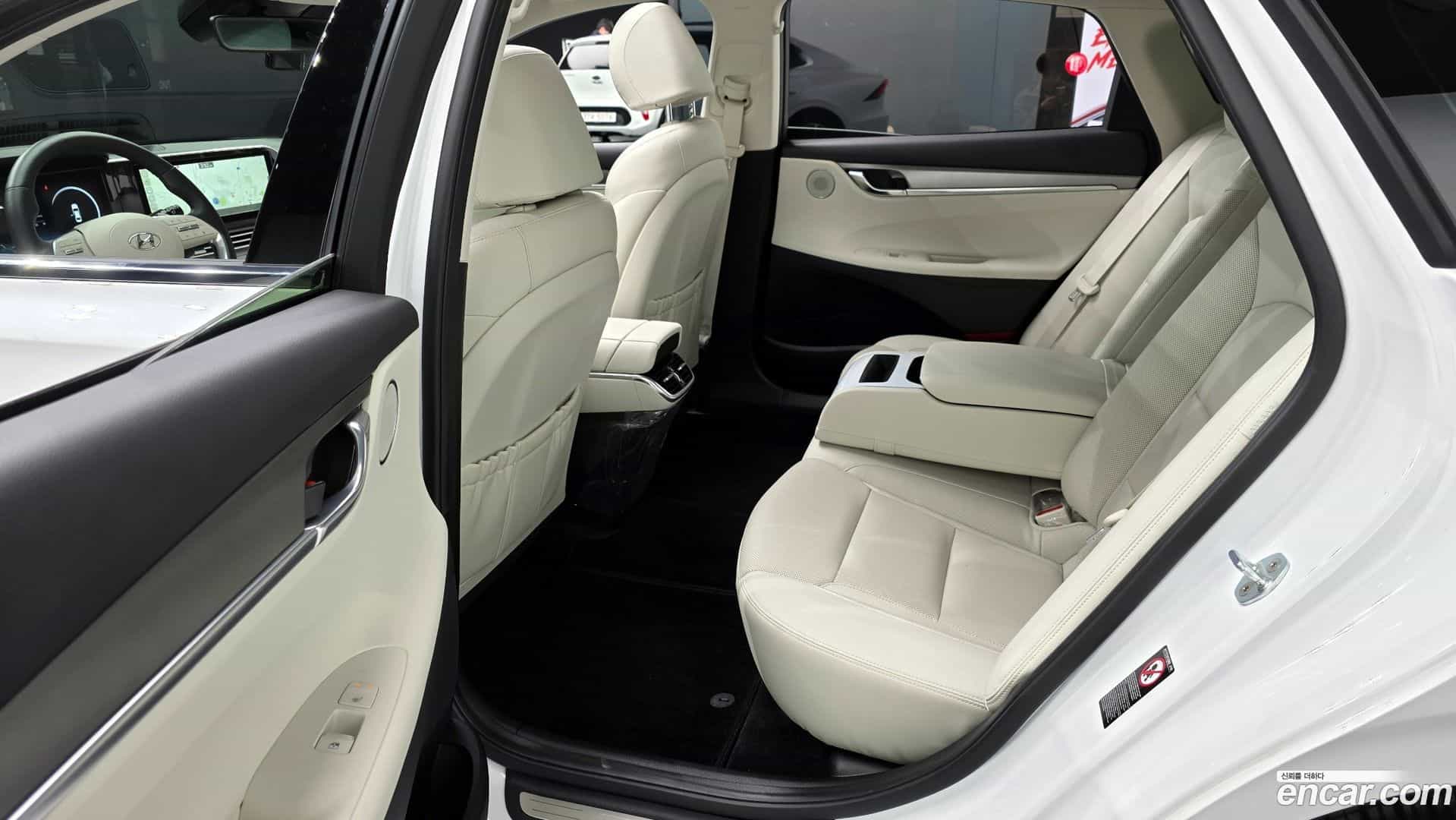 Grandeur Hyundai 2021.11-OPTION-016