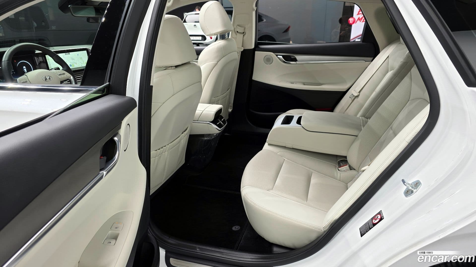 Main__Slider__Photo:Grandeur Hyundai 2021.11-11