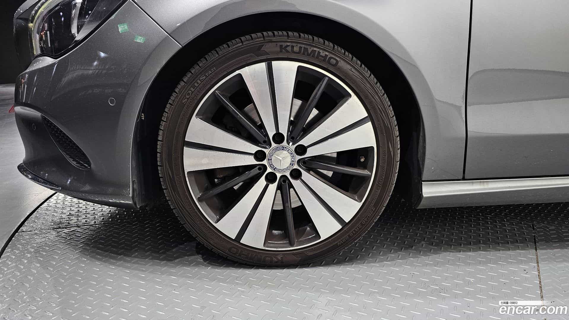 CLA-Class Mercedes-Benz 2017.0-OUTER-005