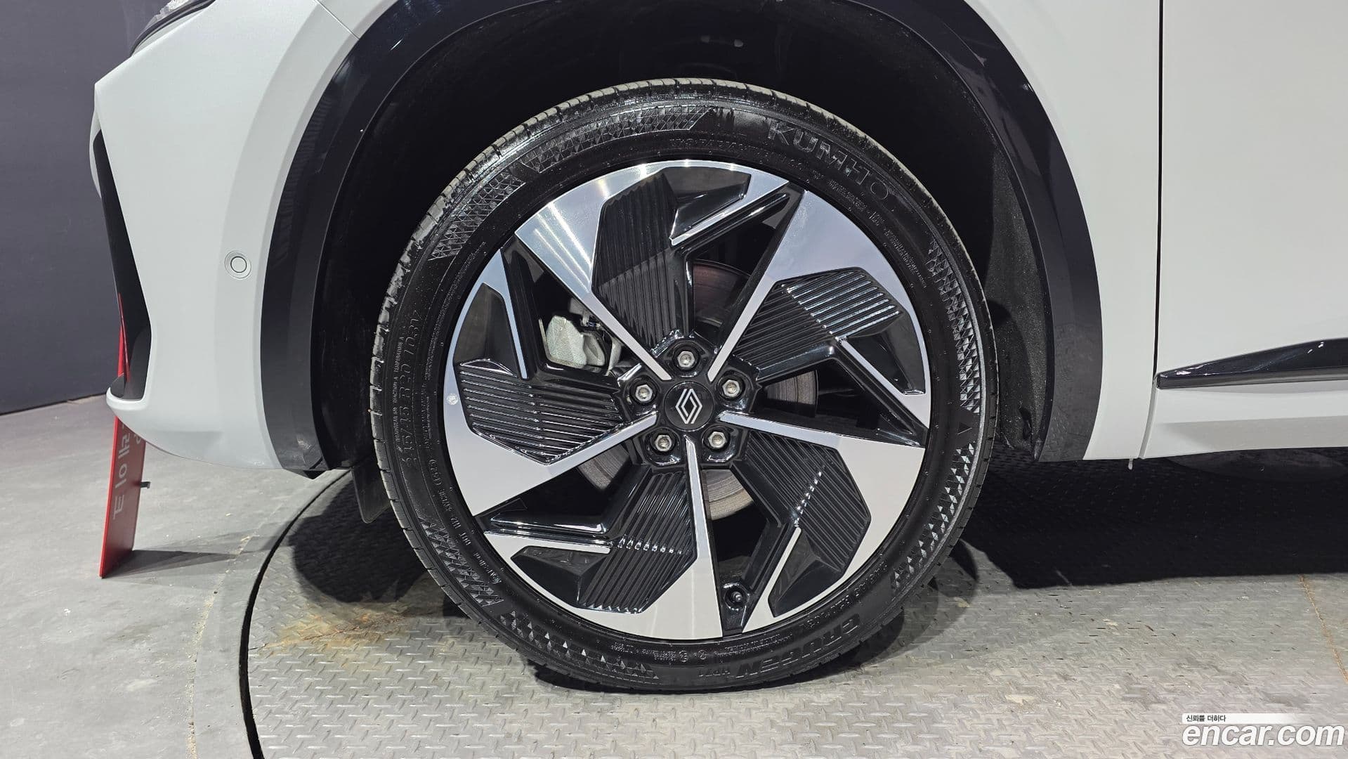 Main__Slider__Photo:Grand Koleos Renault-KoreaSamsung 2025.4-4