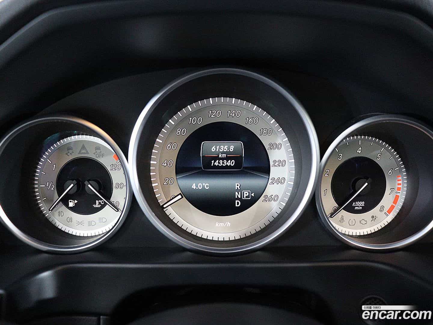 E-Class Mercedes-Benz 2015.10-INNER-006