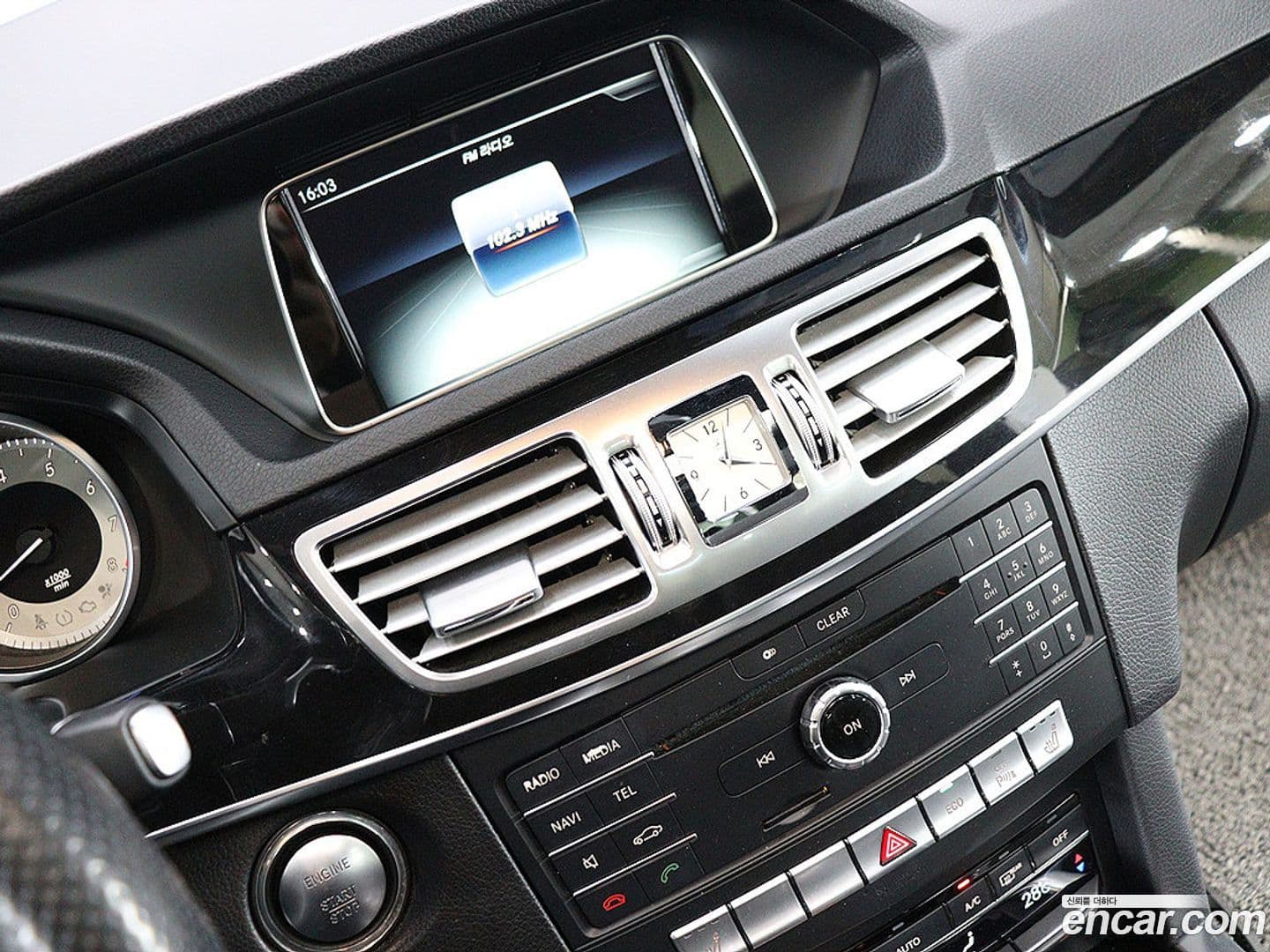 Main__Slider__Photo:E-Class Mercedes-Benz 2015.10-7