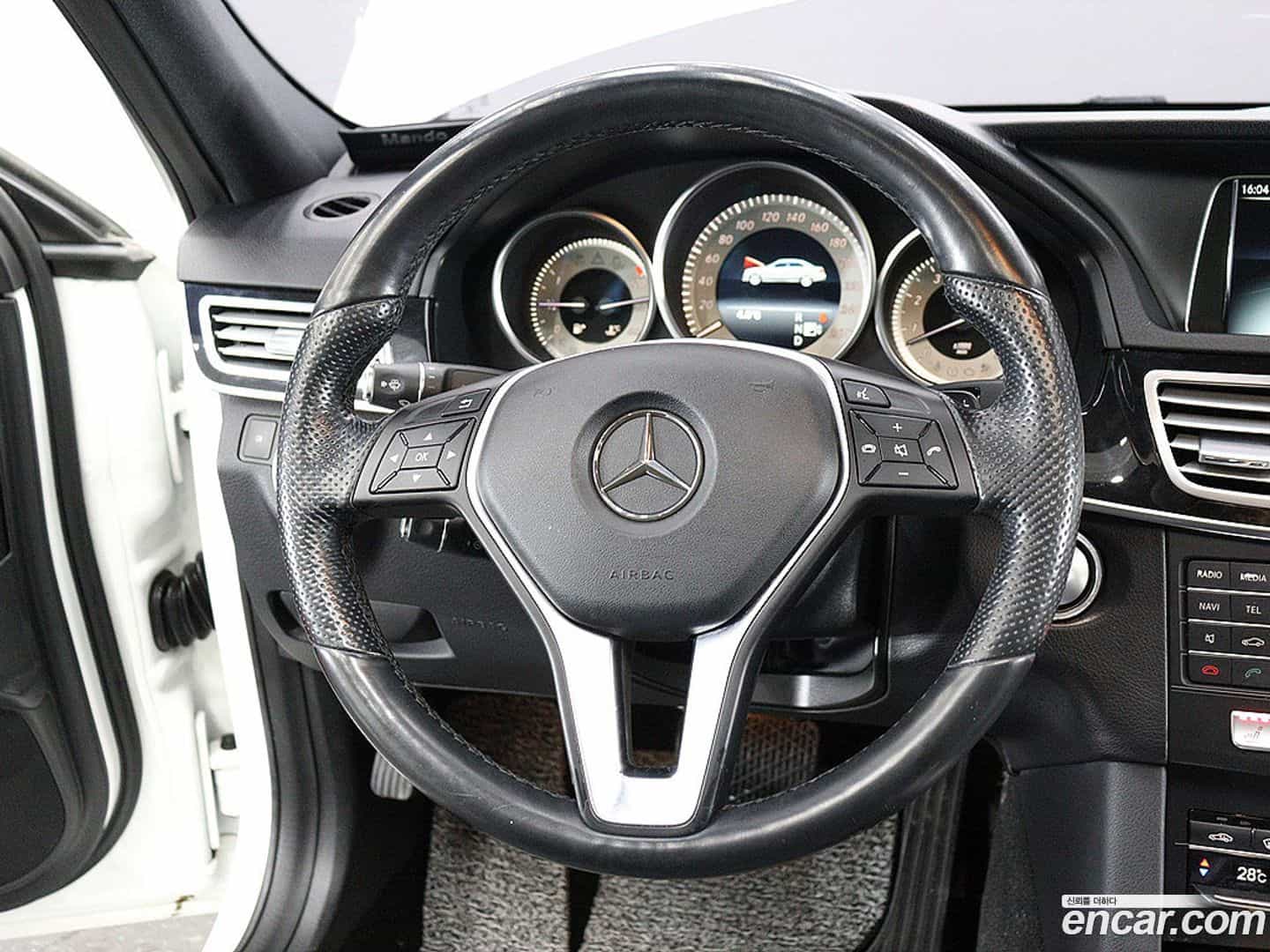 E-Class Mercedes-Benz 2015.10-OPTION-019