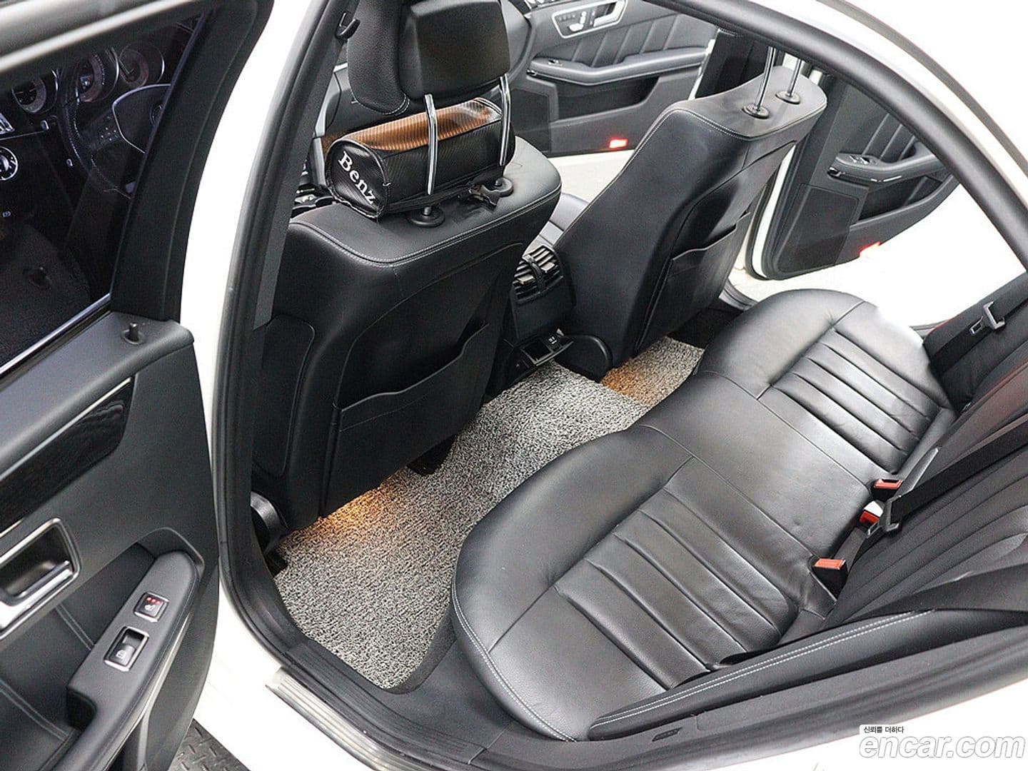 Main__Slider__Photo:E-Class Mercedes-Benz 2015.10-15