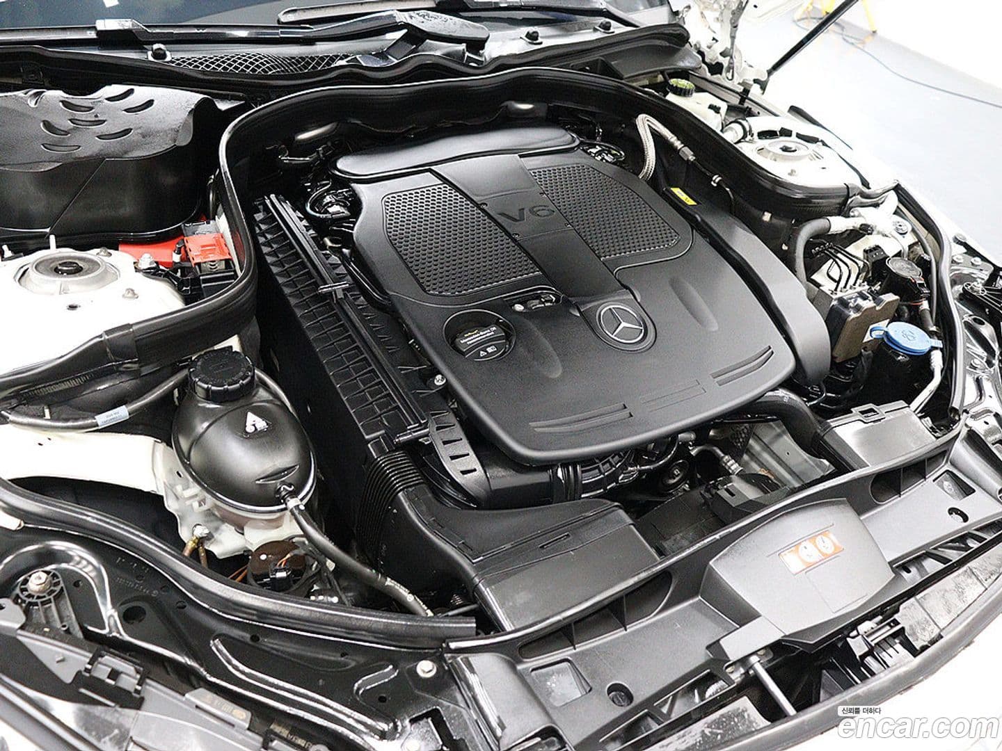 Main__Slider__Photo:E-Class Mercedes-Benz 2015.10-18