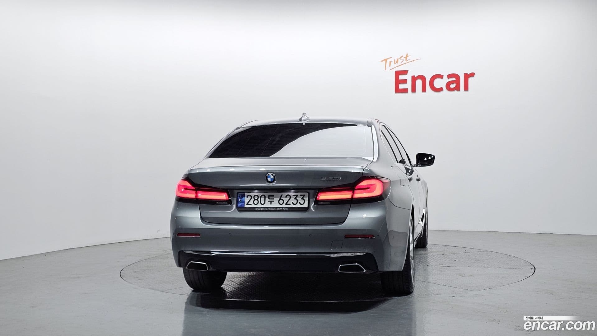 Main__Slider__Photo:5-Series BMW 2023.1-3