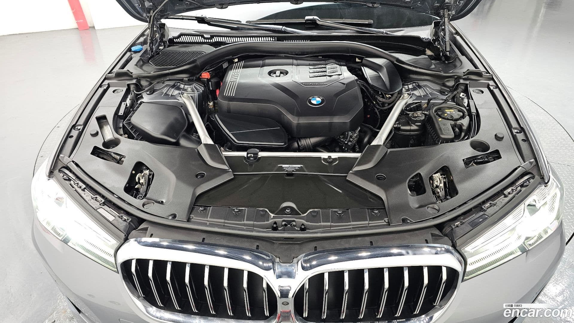 Main__Slider__Photo:5-Series BMW 2023.1-5