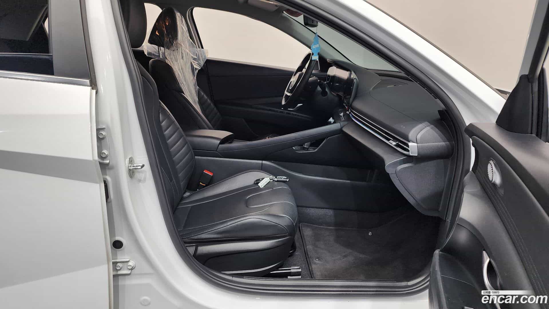 AVANTE Hyundai 2021.11-OPTION-015