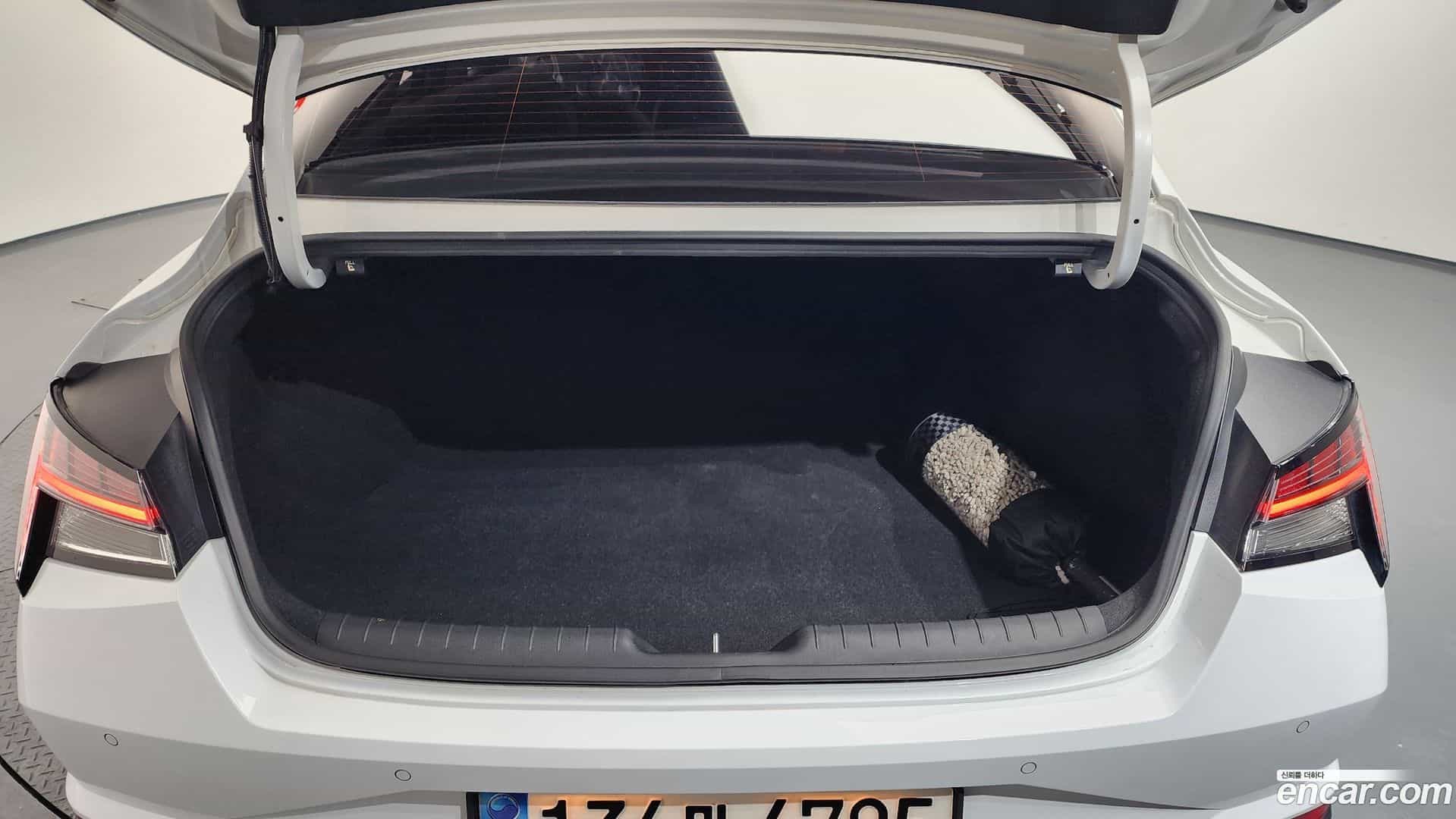 AVANTE Hyundai 2021.11-OPTION-024