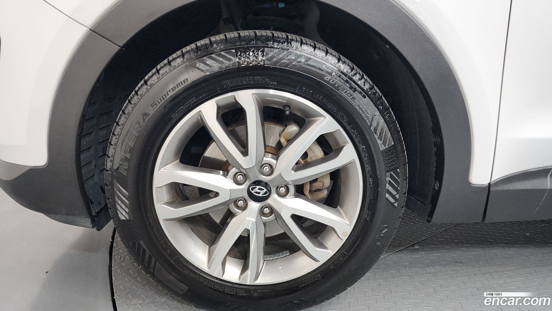 Main__Slider__Photo:Santafe Hyundai 2014.4-4