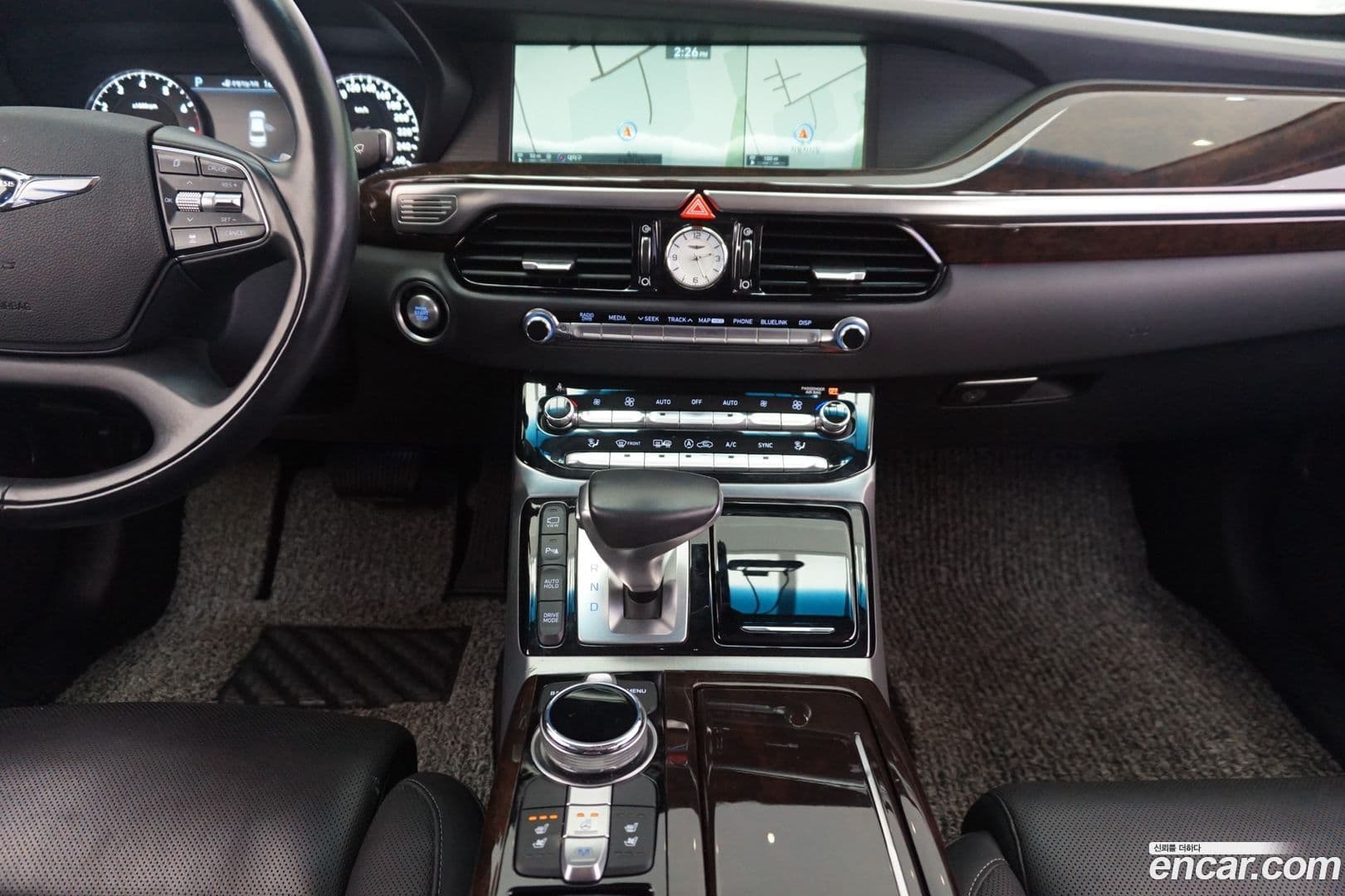 Main__Slider__Photo:EQ900 Genesis 2018.4-8