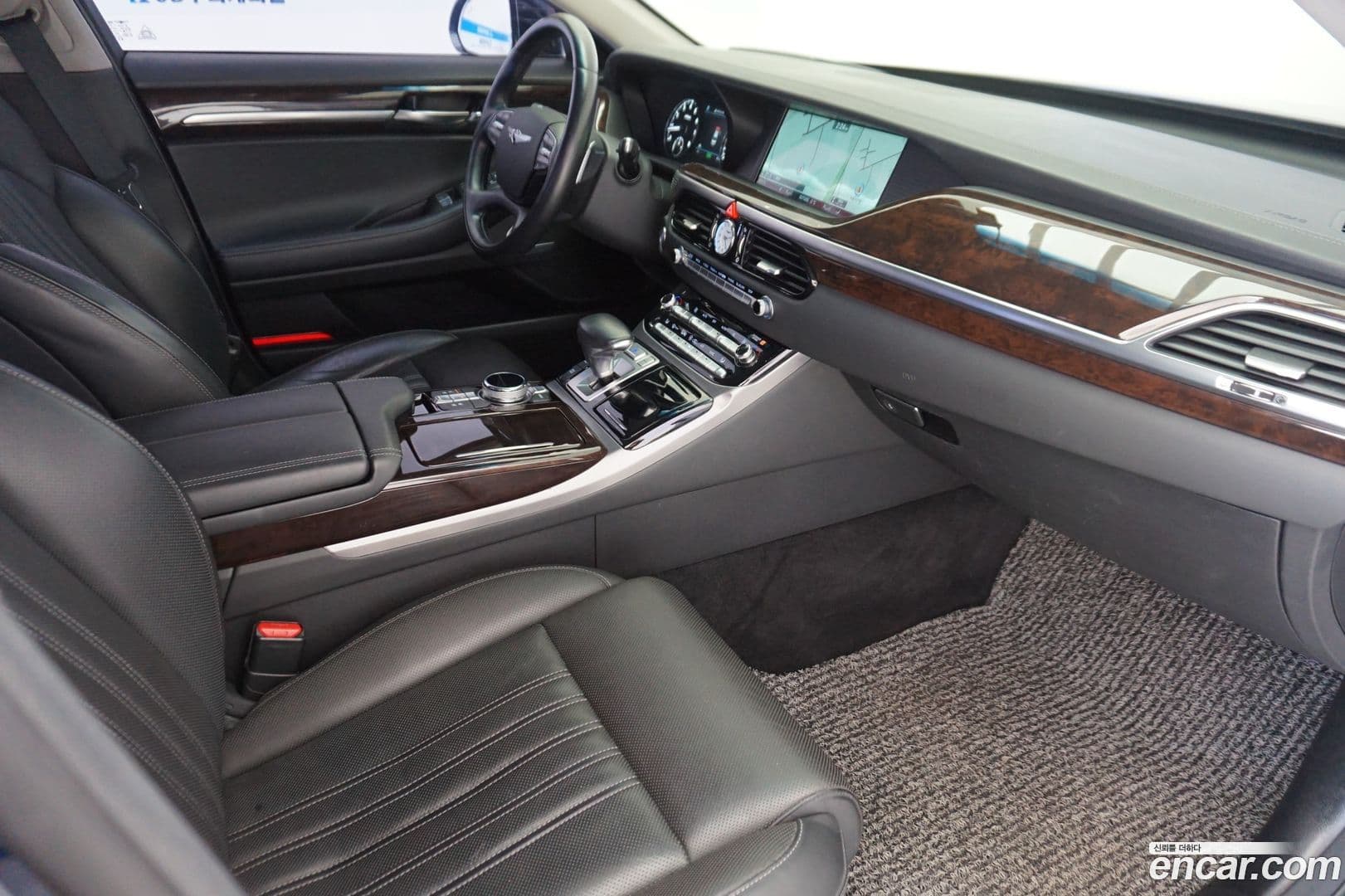 Main__Slider__Photo:EQ900 Genesis 2018.4-16