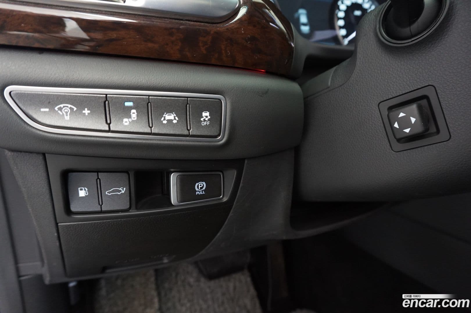 Main__Slider__Photo:EQ900 Genesis 2018.4-17