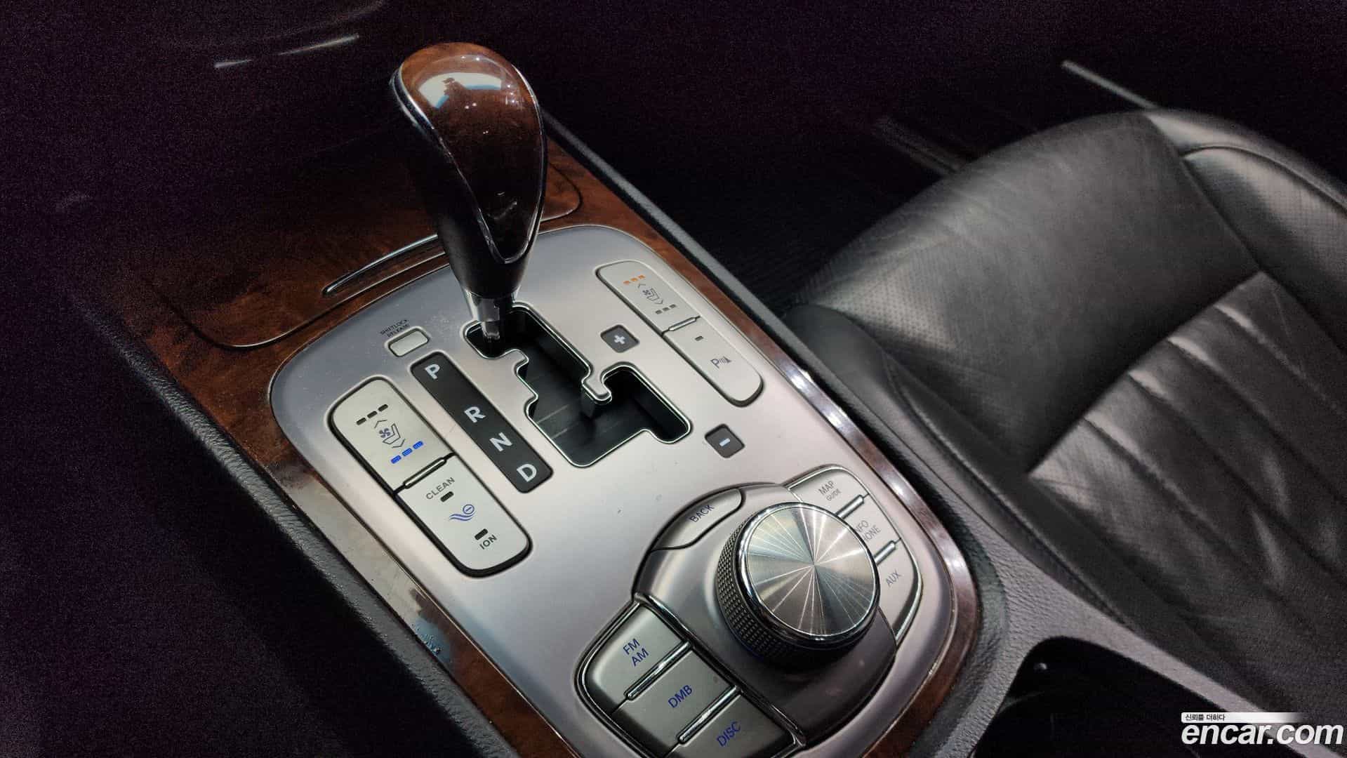 Genesis Hyundai 2011.0-INNER-009