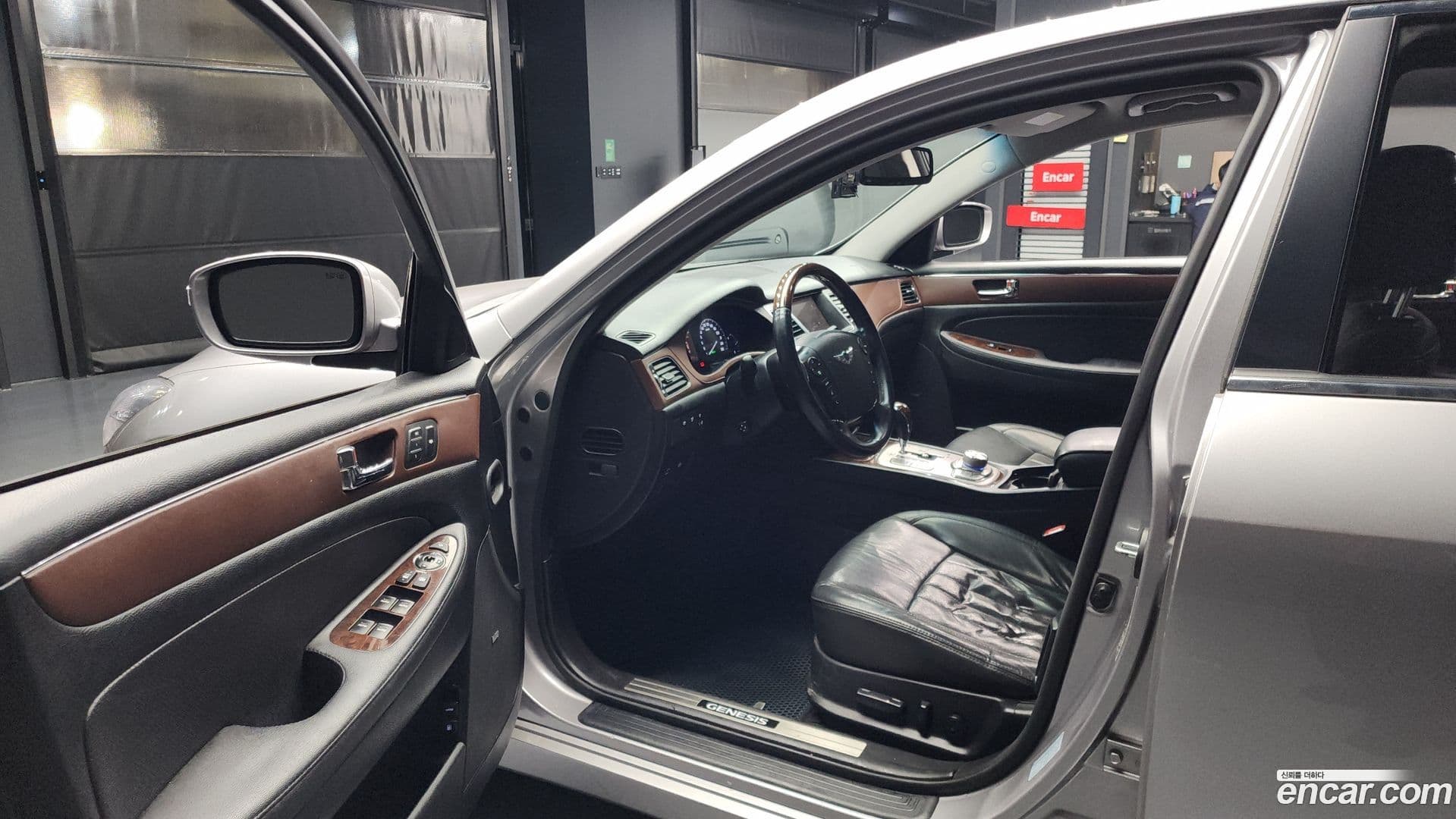 Main__Slider__Photo:Genesis Hyundai 2011.0-9