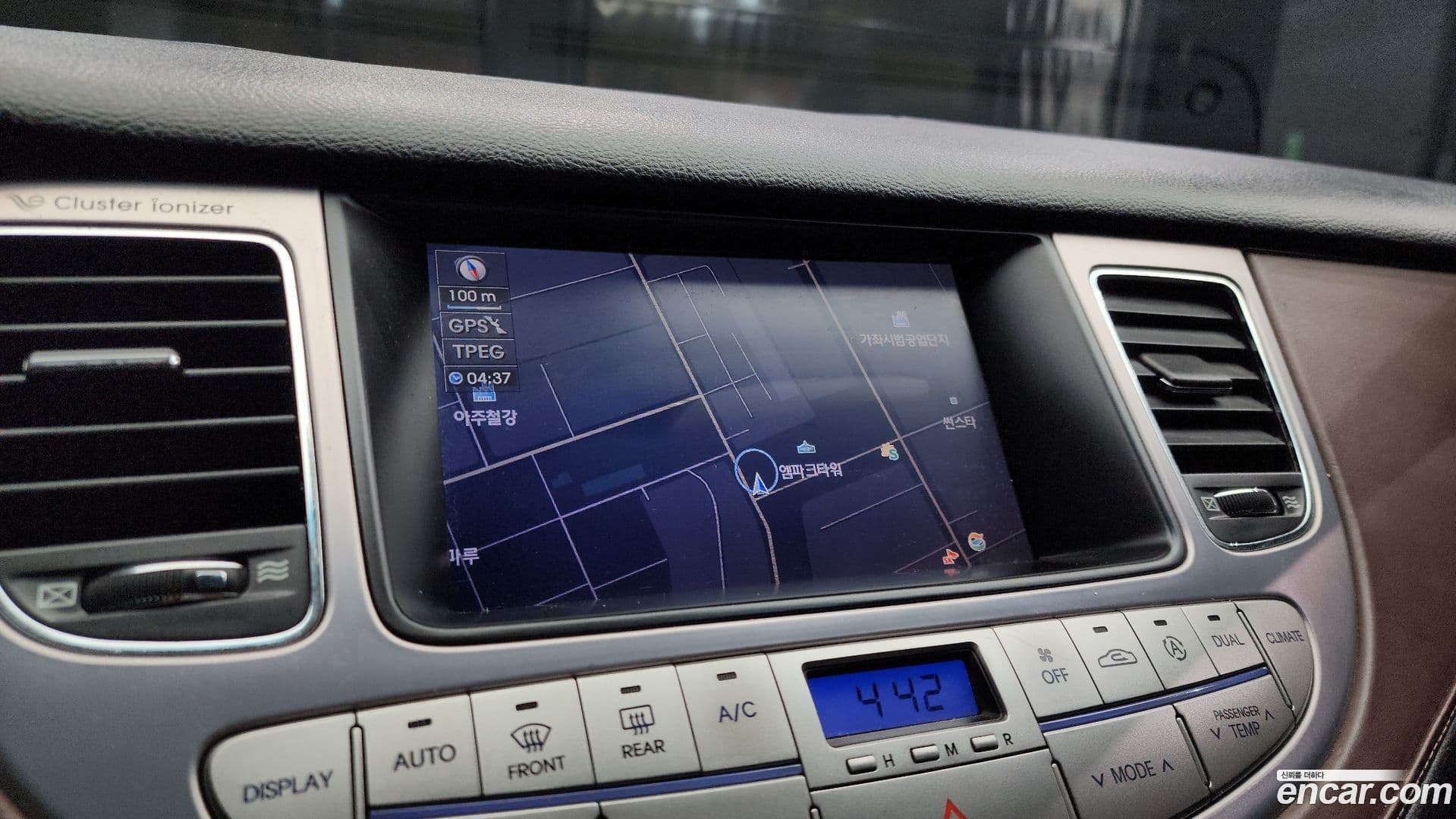 Main__Slider__Photo:Genesis Hyundai 2011.0-13