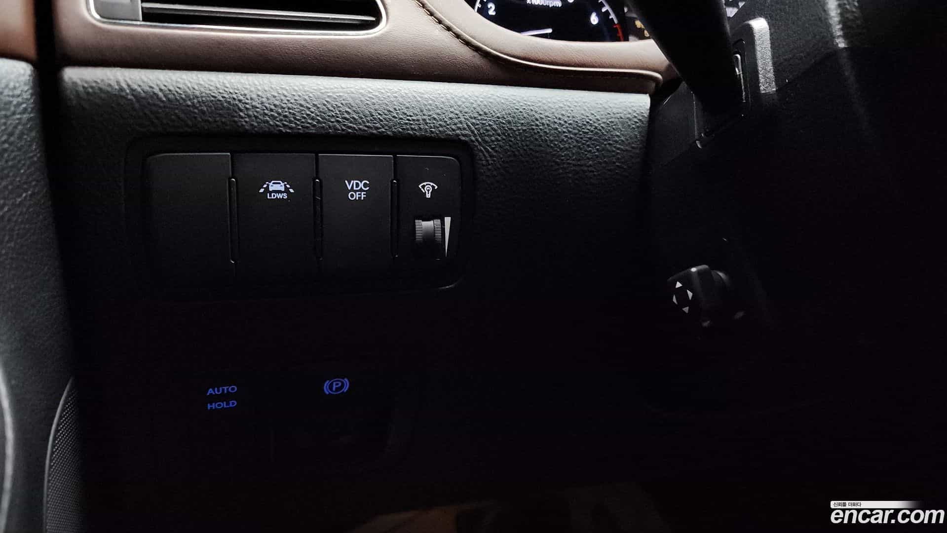 Genesis Hyundai 2011.0-OPTION-021