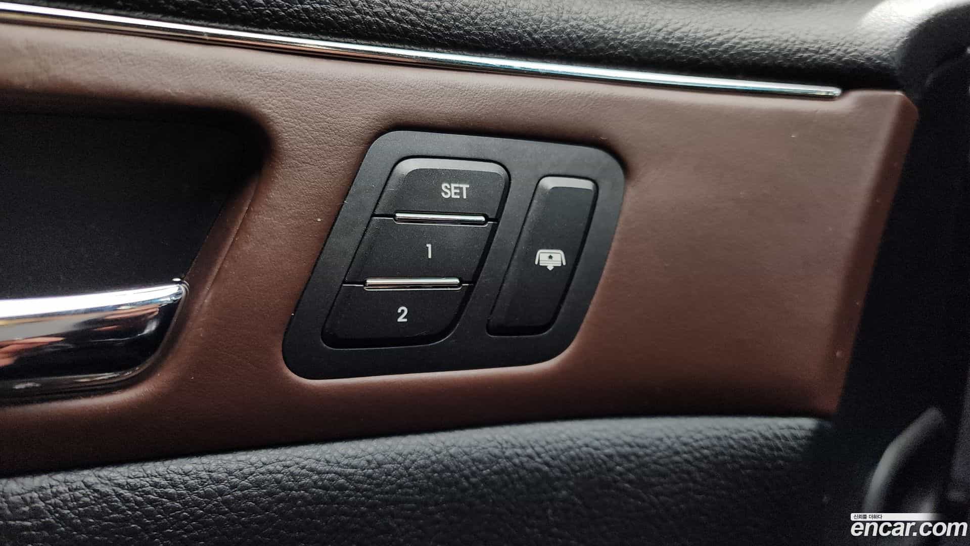 Genesis Hyundai 2011.0-OPTION-022