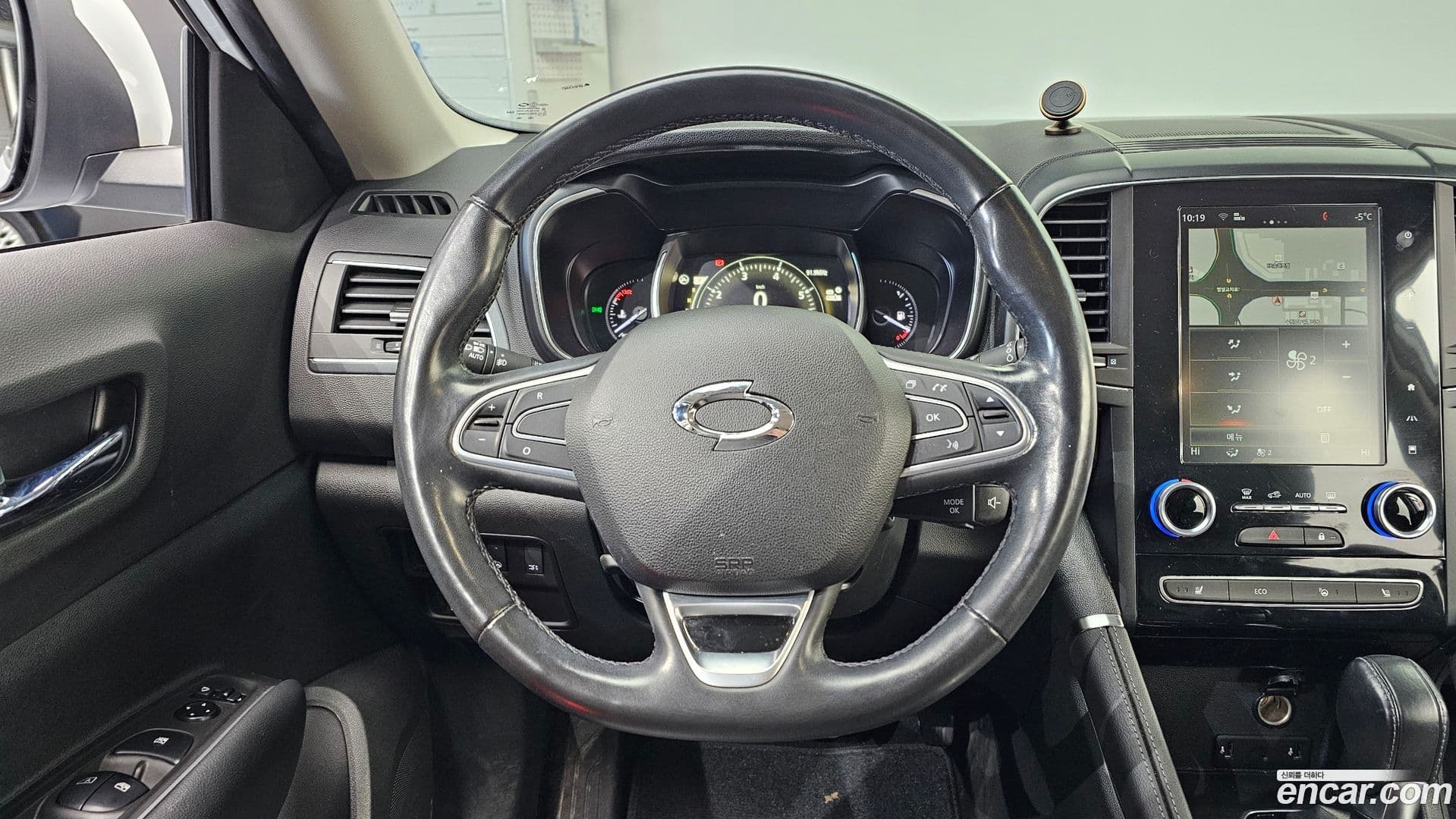 Main__Slider__Photo:QM6 Renault-KoreaSamsung 2020.5-12