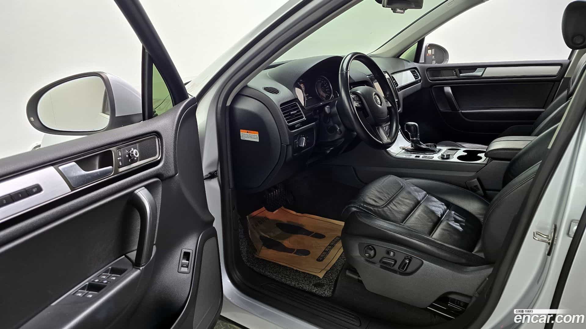 Touareg Volkswagen 2014.6-INNER-010