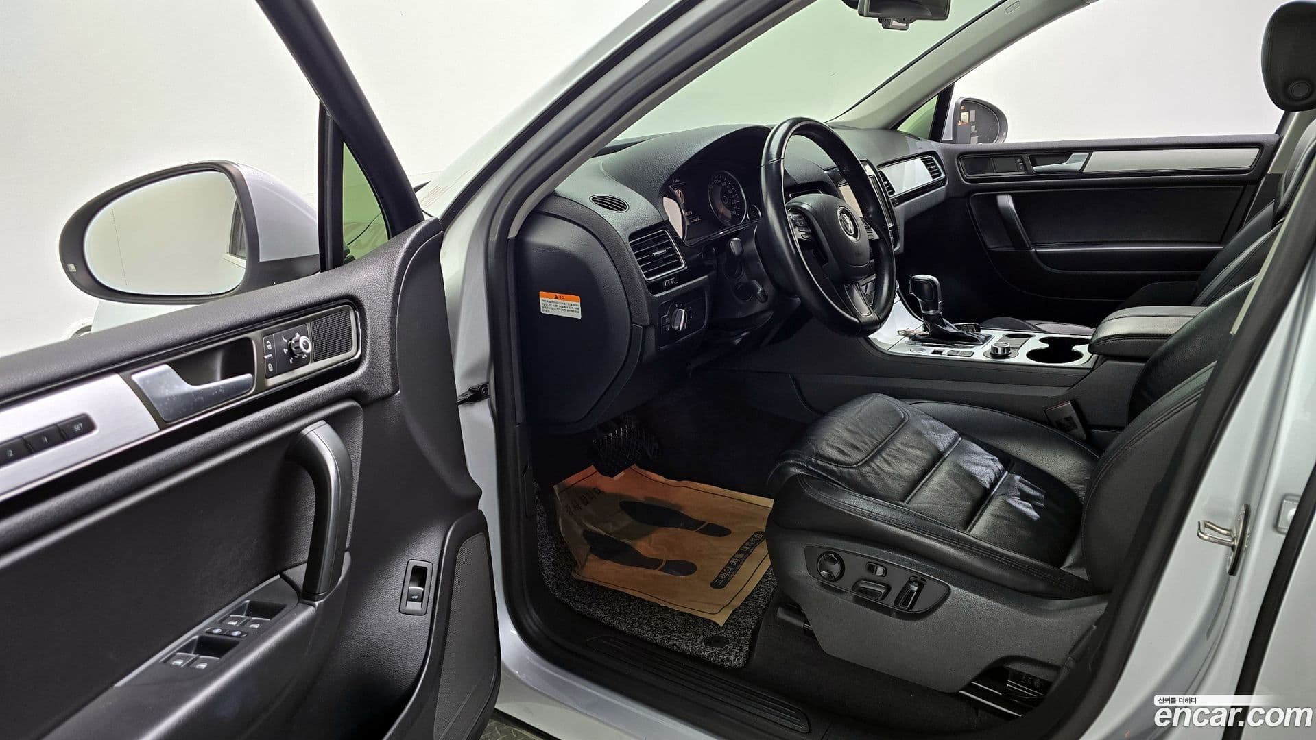 Main__Slider__Photo:Touareg Volkswagen 2014.6-9