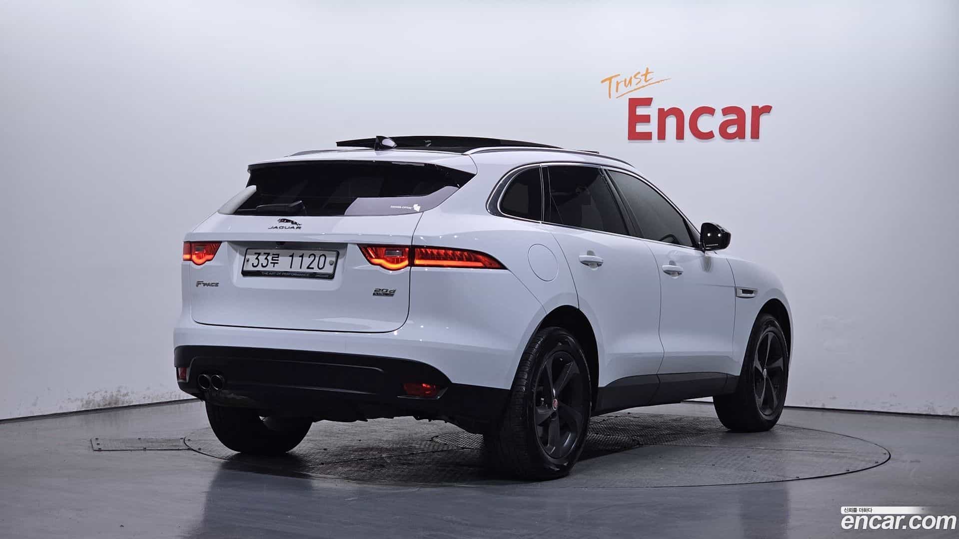 F-PACE Jaguar 2019.5-OUTER-002