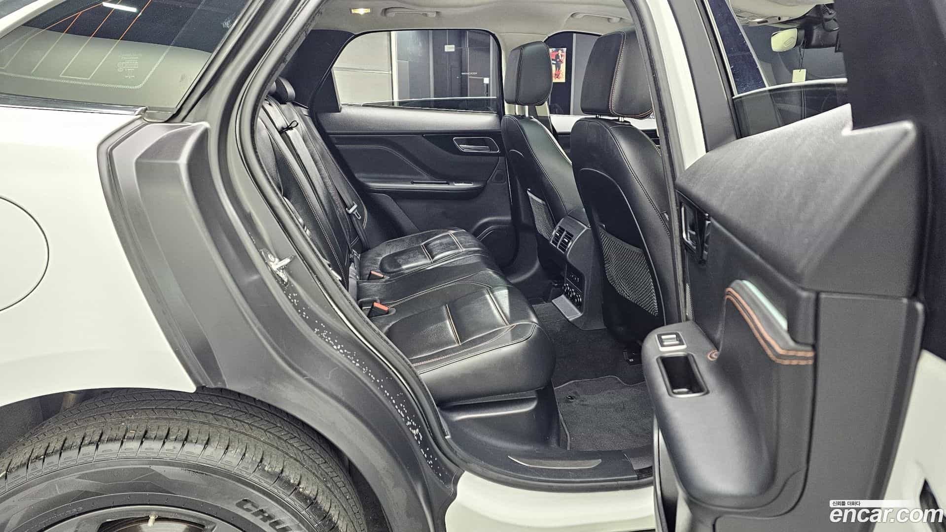 F-PACE Jaguar 2019.5-OPTION-016